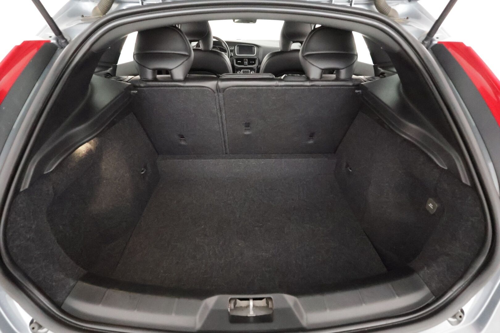 Volvo V40 2019 T3 Dynamic Edition - | Vakkari | Webasto | Koukku | P.tutkat | Muistipenkki | Xenon | Nahat | Suomi-auto | Kahdet Renkaat | Merkkihuollettu |