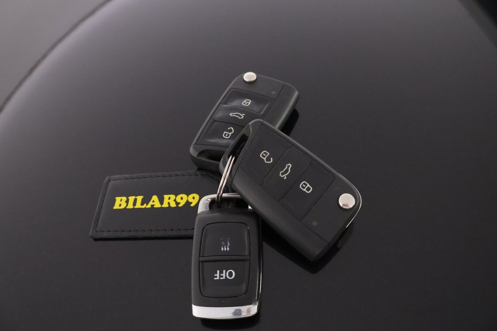 Skoda Karoq 2019 1,6 TDI Style DSG Autom. *ACC / Webasto / P.kamera / Lämmitettävä tuulilasi / Sähk. toiminen takaluukku / Vetokoukku* - *Kattava huoltohistoria / Ohjauspyörän lämmitys / 2x Renkaat & Vanteet / Jakohihna vaihdettu*