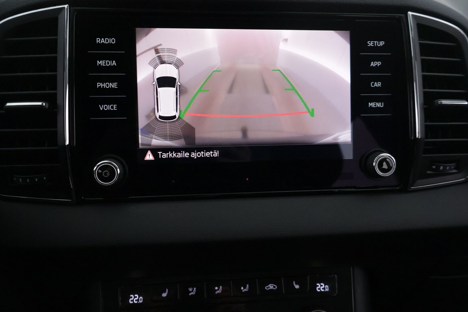 Skoda Karoq 2019 1,6 TDI Style DSG Autom. *ACC / Webasto / P.kamera / Lämmitettävä tuulilasi / Sähk. toiminen takaluukku / Vetokoukku* - *Kattava huoltohistoria / Ohjauspyörän lämmitys / 2x Renkaat & Vanteet / Jakohihna vaihdettu* - HULLUT AVAJAISHULINAT KORKOTARJOUS 3,29 %