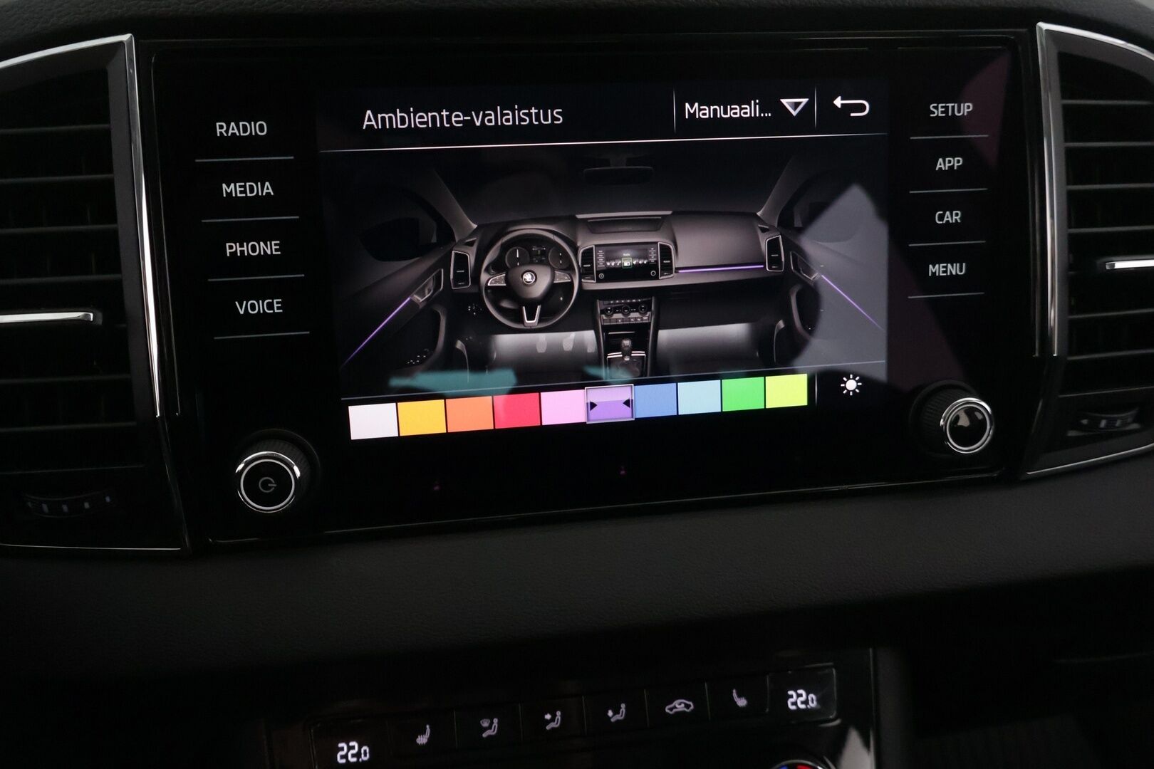 Skoda Karoq 2019 1,6 TDI Style DSG Autom. *ACC / Webasto / P.kamera / Lämmitettävä tuulilasi / Sähk. toiminen takaluukku / Vetokoukku* - *Kattava huoltohistoria / Ohjauspyörän lämmitys / 2x Renkaat & Vanteet / Jakohihna vaihdettu* - HULLUT AVAJAISHULINAT KORKOTARJOUS 3,29 %