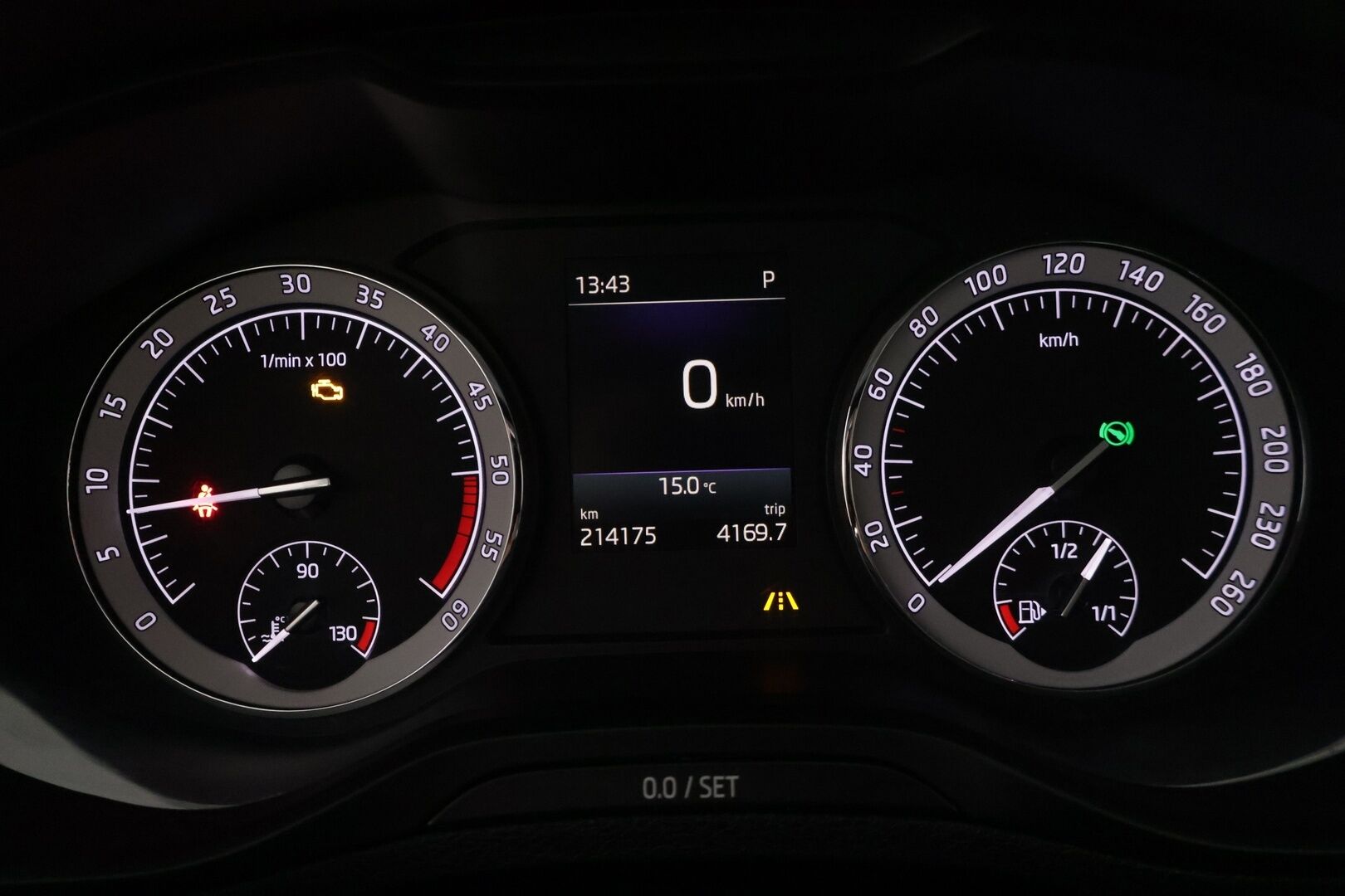 Skoda Karoq 2019 1,6 TDI Style DSG Autom. - *ACC | Webasto | P.kamera | Lämmitettävä tuulilasi | Sähk. toiminen takaluukku | Vetokoukku | Kattava huoltohistoria | Ohjauspyörän lämmitys | 2x Renkaat & Vanteet | Jakohihna vaihdettu*