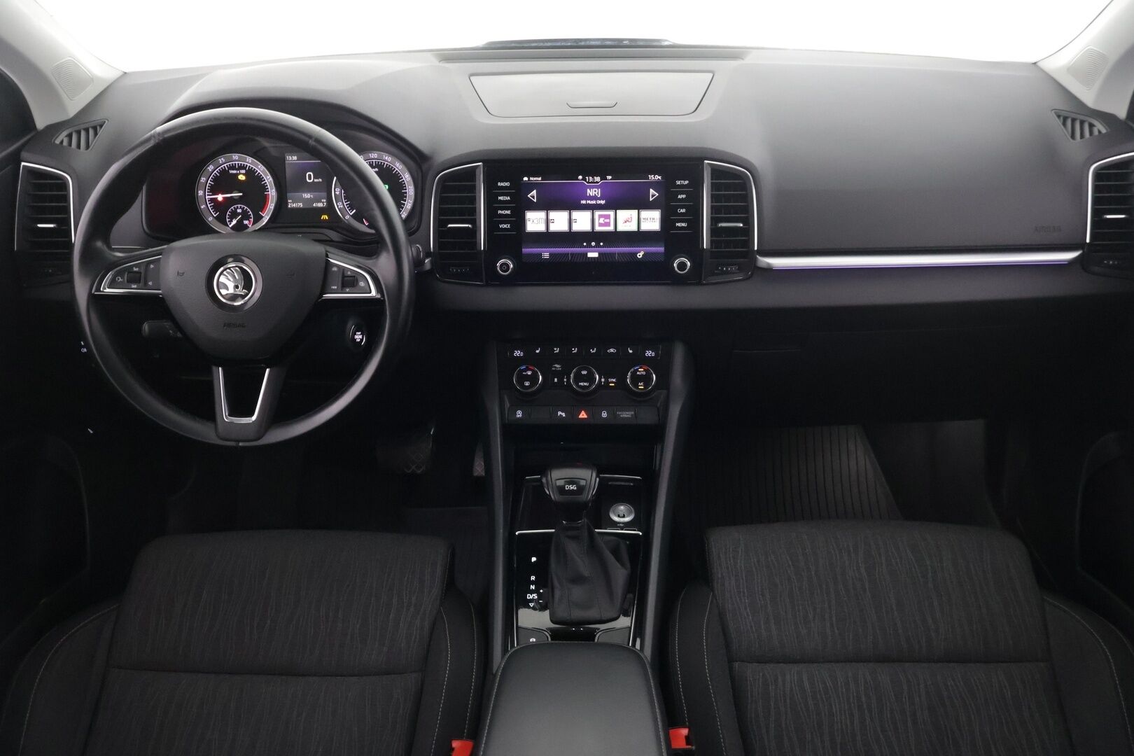 Skoda Karoq 2019 1,6 TDI Style DSG Autom. - *ACC | Webasto | P.kamera | Lämmitettävä tuulilasi | Sähk. toiminen takaluukku | Vetokoukku | Kattava huoltohistoria | Ohjauspyörän lämmitys | 2x Renkaat & Vanteet | Jakohihna vaihdettu*