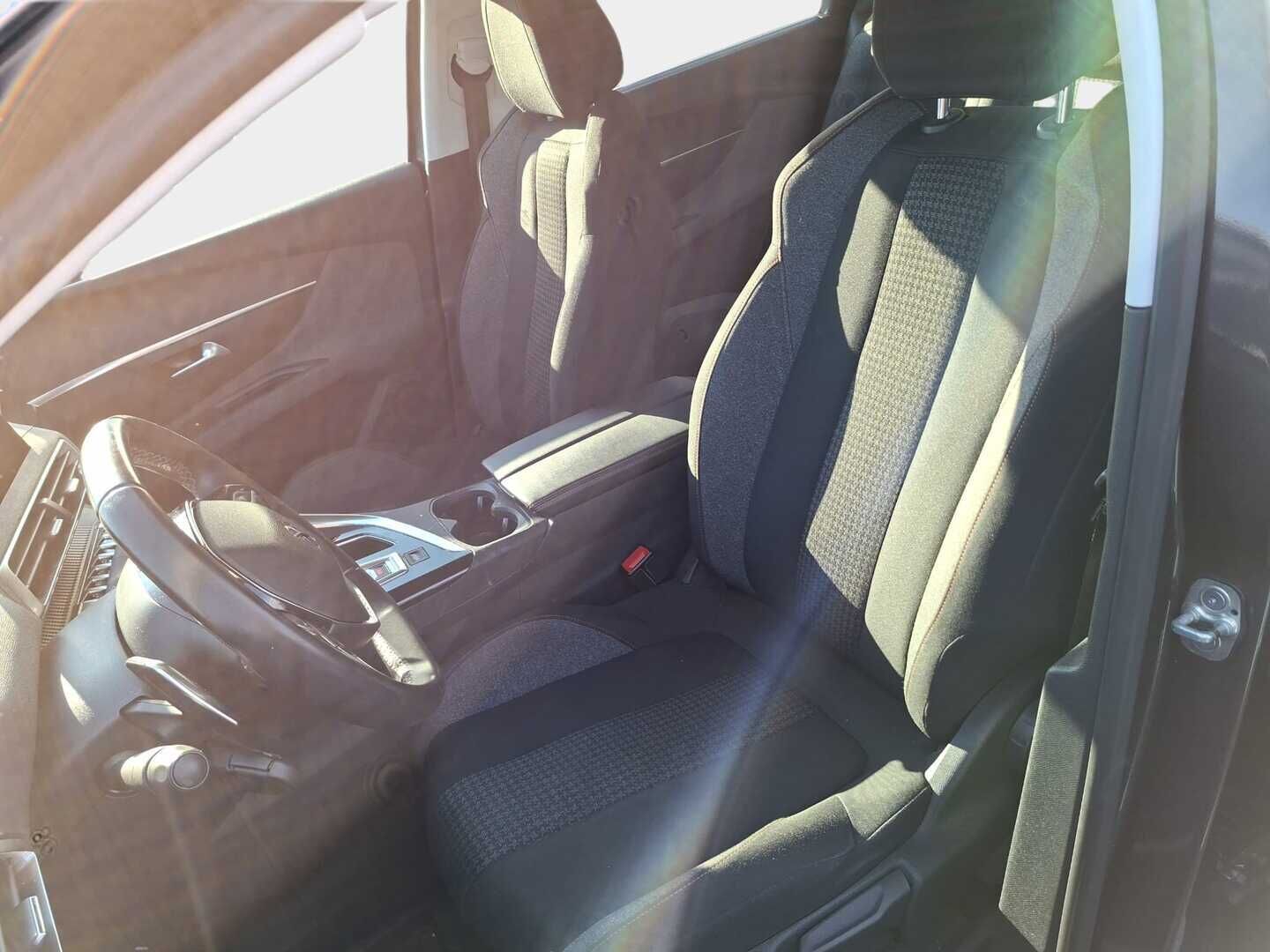 Peugeot 5008 2019 Active PureTech 130 EAT8-automaatti * Lohko+Sisä / Suomi-auto* - Lohko+Sisä / Suomi-auto / Kahdet renkaat - HULLUT AVAJAISHULINAT KORKOTARJOUS 3,29 %