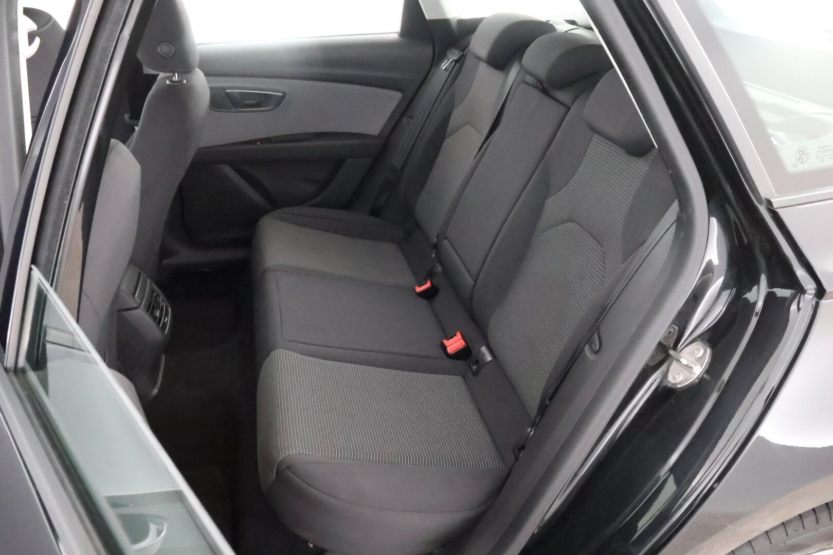Seat Leon ST 2018 1,5 TSI 131 EVO Style - Suomiauto / Lohko & Sisäpistoke / LED / Peruutustutkat / Jakopää juuri tehty / Huippusiisti!