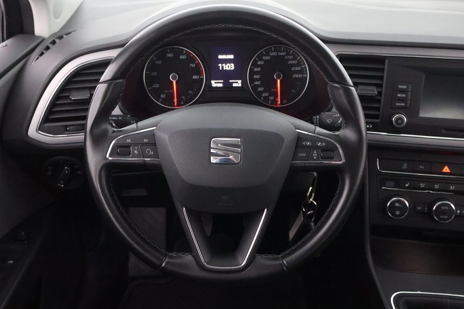 Seat Leon ST 2018 1,5 TSI 131 EVO Style - Suomiauto / Lohko & Sisäpistoke / LED / Peruutustutkat / Jakopää juuri tehty / Huippusiisti!