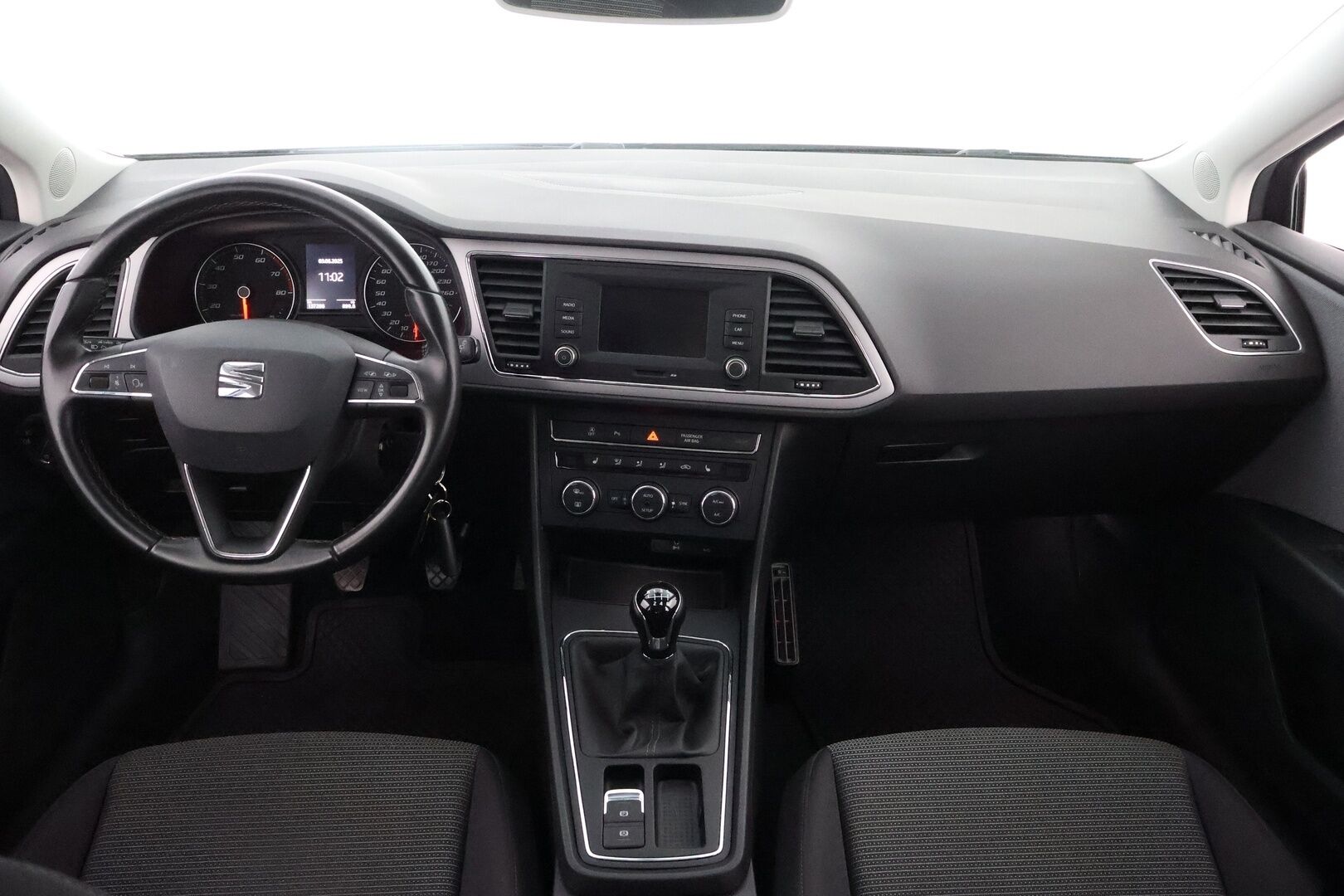 Seat Leon ST 2018 1,5 TSI 131 EVO Style - Suomiauto / Lohko & Sisäpistoke / LED / Peruutustutkat / Jakopää juuri tehty / Huippusiisti!