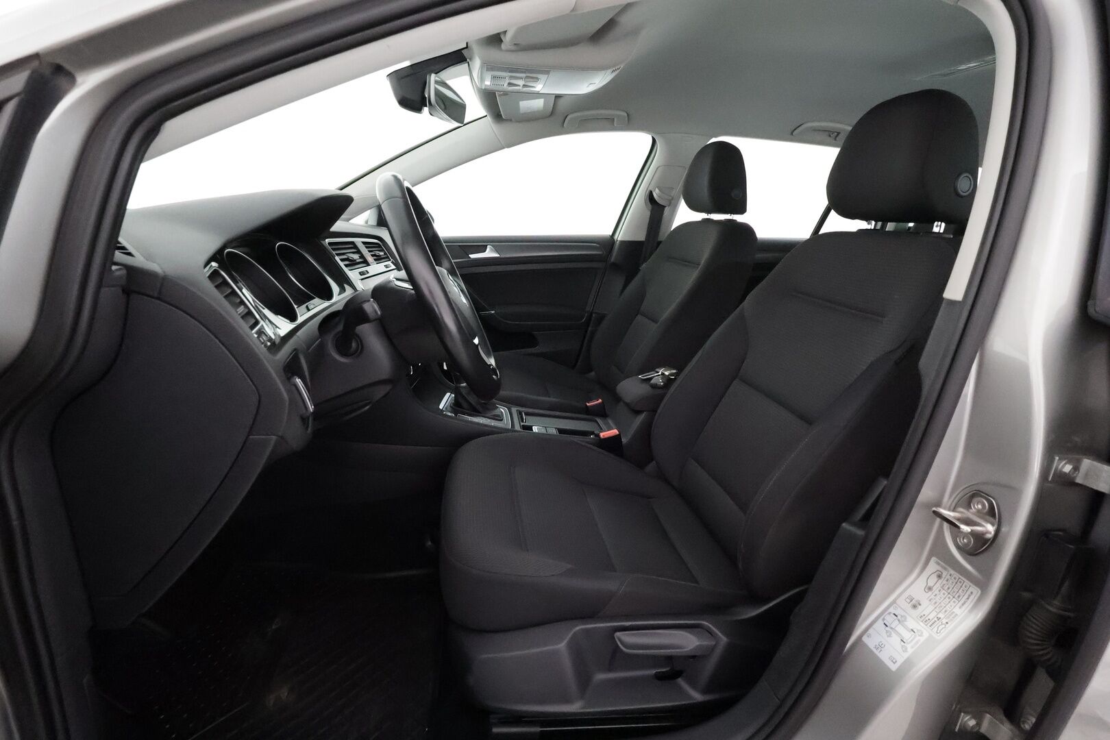 Volkswagen Golf 2019 Variant Comfortline 1,6 TDI SCR 85 kW (115 hv) DSG-aut. ** Webasto / Adapt.Vakkari / P.Kamera / LED-valot / KeylessGO ** - Suomi-auto / 2x Renkaat