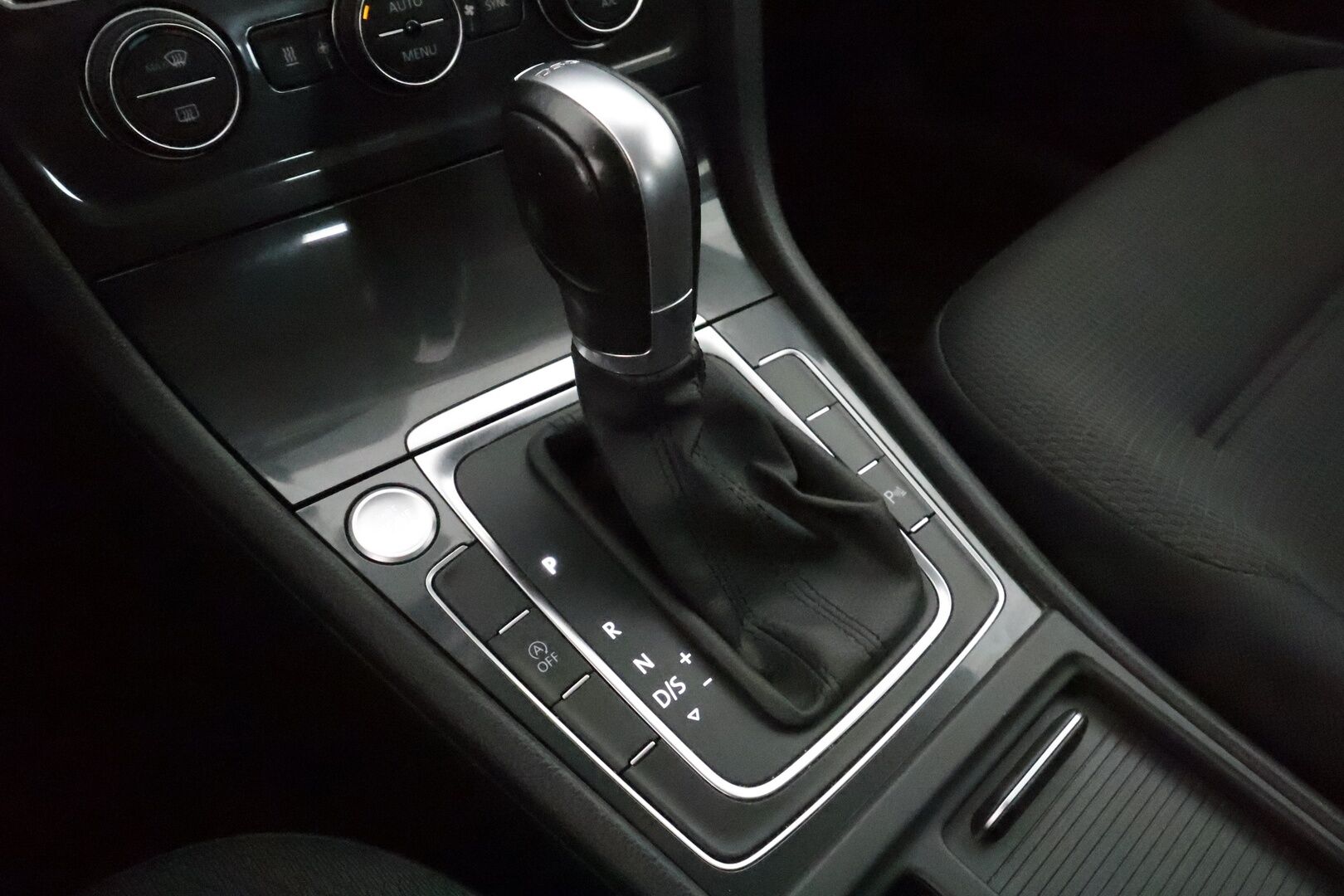 Volkswagen Golf 2019 Variant Comfortline 1,6 TDI SCR 85 kW (115 hv) DSG-aut. ** Webasto / Adapt.Vakkari / P.Kamera / LED-valot / KeylessGO ** - Suomi-auto / 2x Renkaat