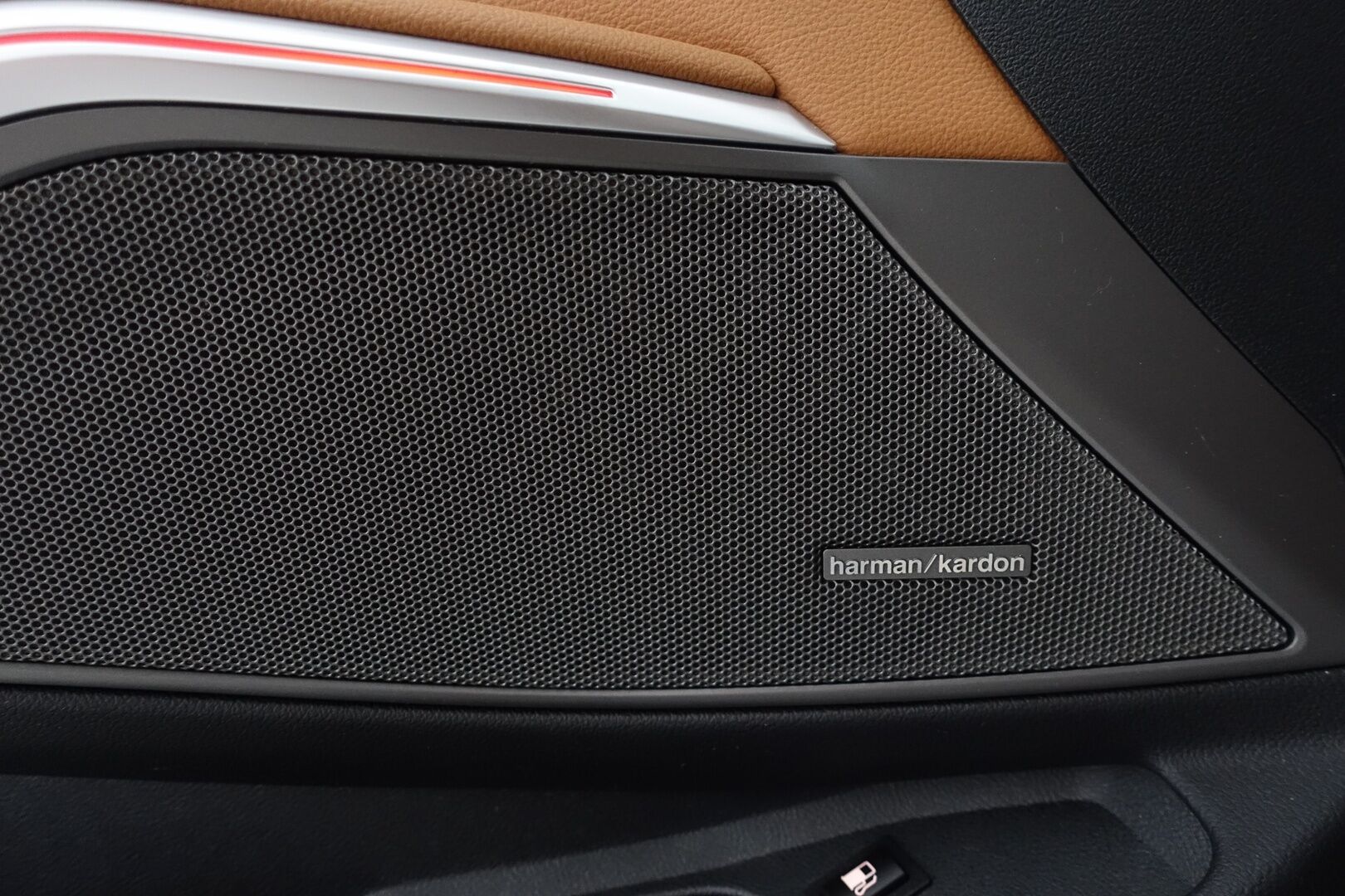 BMW 330 2020 G20 Sedan 330e iPerformance Launch Edition M Sport - | Kovat Varusteet | Harman&Kardon | ACC | Laser-LED | 360-Kamera | Konjakki Nahat | Suomi-Auto | 