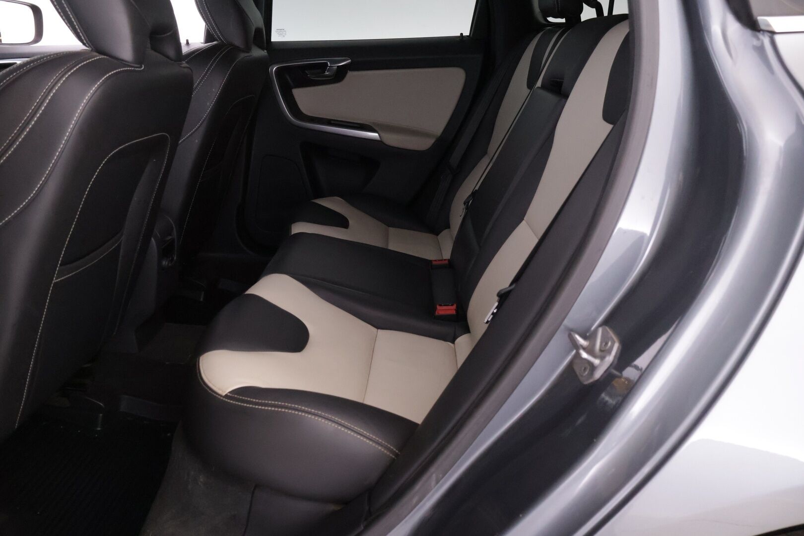 Volvo XC60 2017 2,4 D4 AWD Business Classic Summum aut - Webasto | ACC | Koukku | Driver Support | VOC | KeylessGo | Muistipenkki | Ratinlämmitin