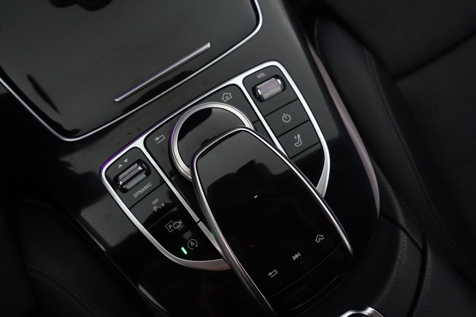 Mercedes-Benz E 2017 200d - | Distronic + | Widescreen |  | P.Kamera | LED Performance | Ambient | AppleCarplay | BLIS | Ohjausavustin - KORKO VAIN 3,99 %