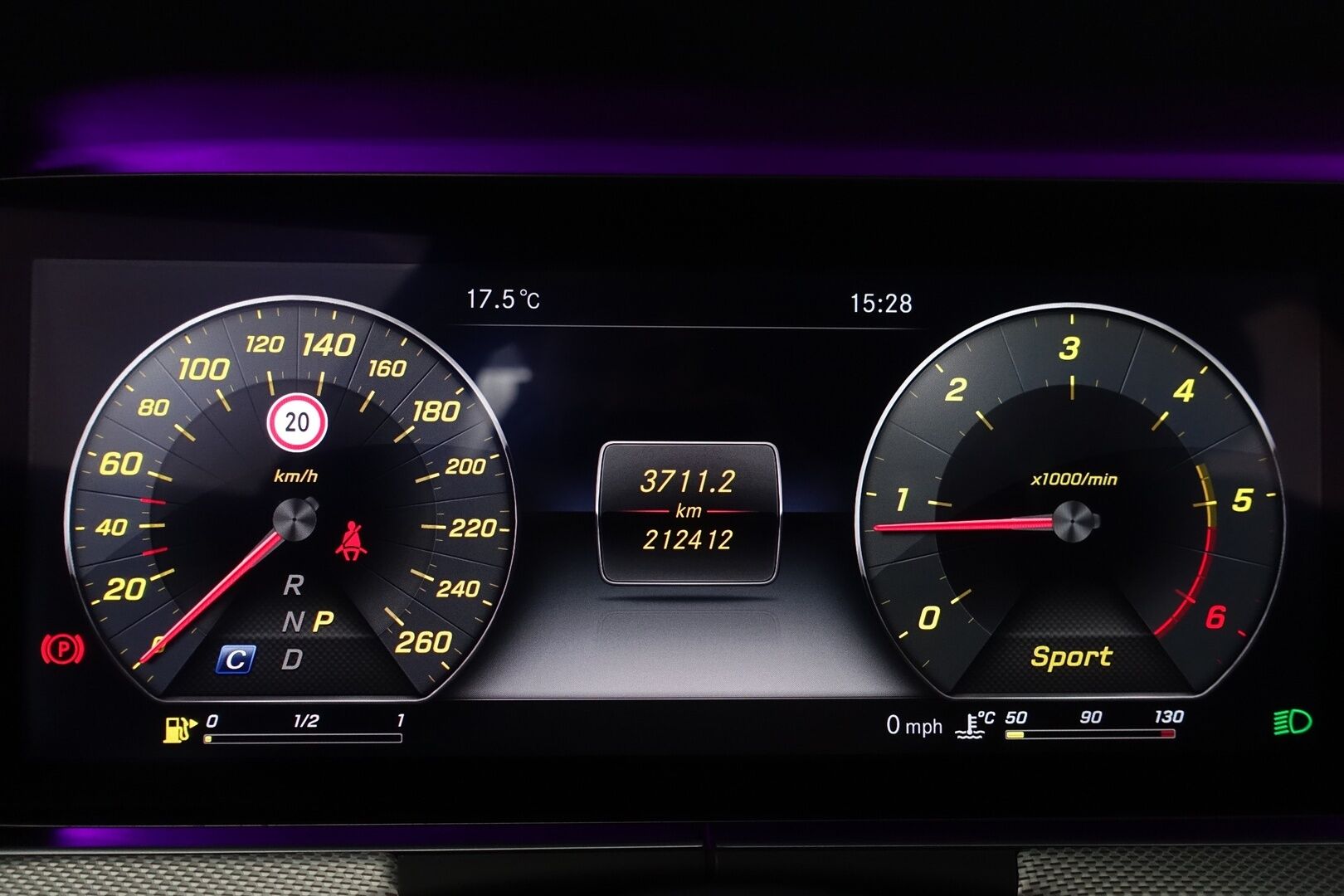 Mercedes-Benz E 2017 200d - | Distronic + | Widescreen |  | P.Kamera | LED Performance | Ambient | AppleCarplay | BLIS | Ohjausavustin - KORKO VAIN 3,99 %