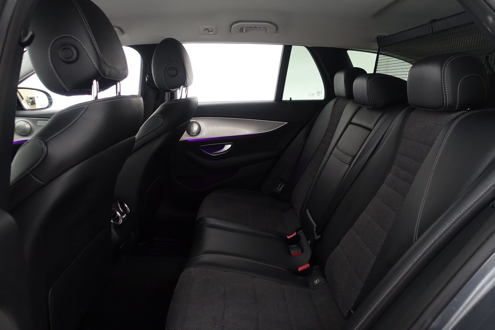 Mercedes-Benz E 2017 200d - | Distronic + | Widescreen |  | P.Kamera | LED Performance | Ambient | AppleCarplay | BLIS | Ohjausavustin - KORKO VAIN 3,99 %