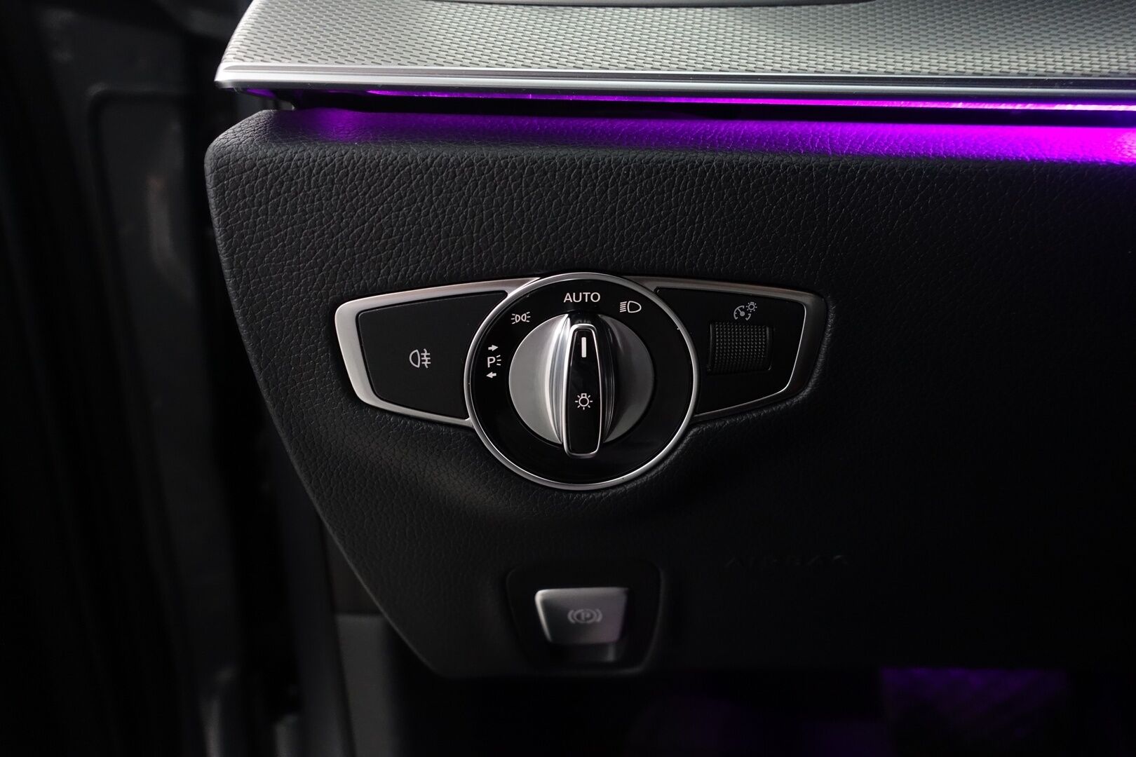 Mercedes-Benz E 2017 200d - | Distronic + | Widescreen |  | P.Kamera | LED Performance | Ambient | AppleCarplay | BLIS | Ohjausavustin - KORKO VAIN 3,99 %