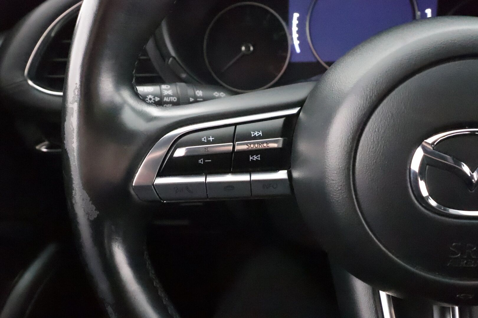 Mazda Mazda3 2020 Hatchback 2,0 (180hv) M Hybrid Skyactiv-X Vision Plus AT * ACC / LED / HUD /  P.Kamera / Keyless / Apple&Android * - suomi-auto / Kahdet Renkaat / Merkkihuollettu