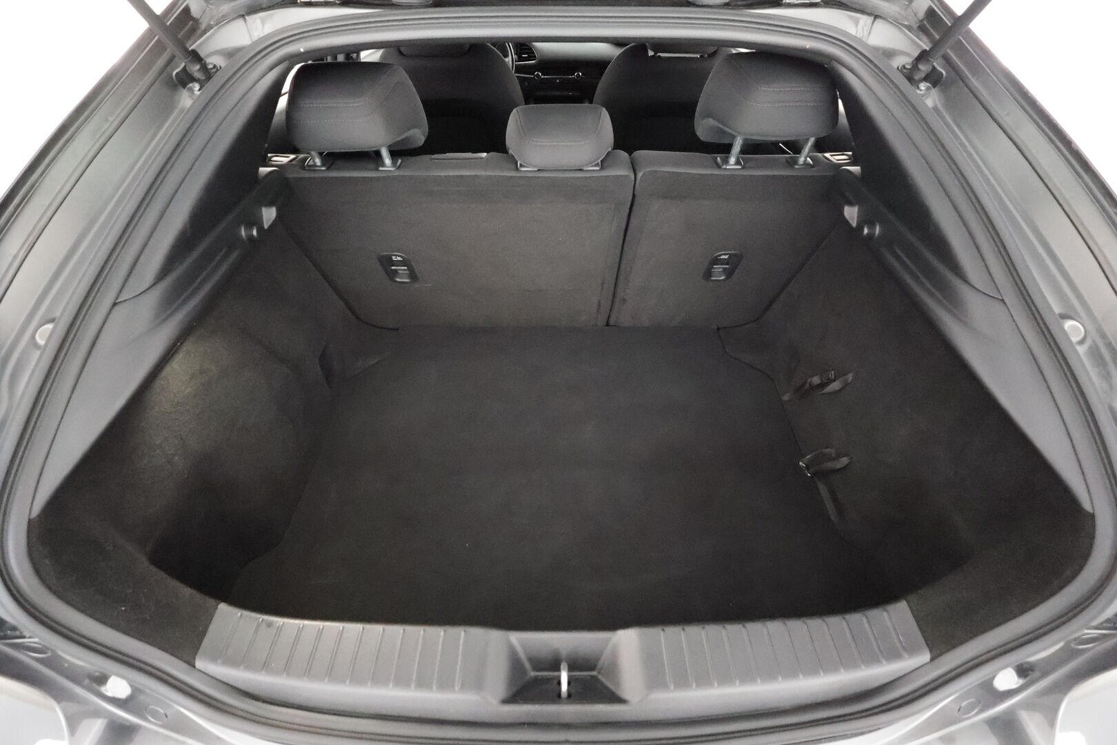 Mazda Mazda3 2020 Hatchback 2,0 (180hv) M Hybrid Skyactiv-X Vision Plus AT * ACC / LED / HUD /  P.Kamera / Keyless / Apple&Android * - suomi-auto / Kahdet Renkaat / Merkkihuollettu