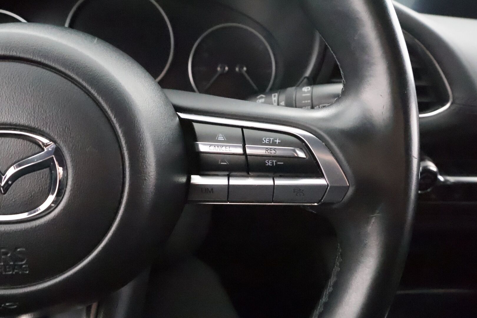 Mazda Mazda3 2020 Hatchback 2,0 (180hv) M Hybrid Skyactiv-X Vision Plus AT * ACC / LED / HUD /  P.Kamera / Keyless / Apple&Android * - suomi-auto / Kahdet Renkaat / Merkkihuollettu