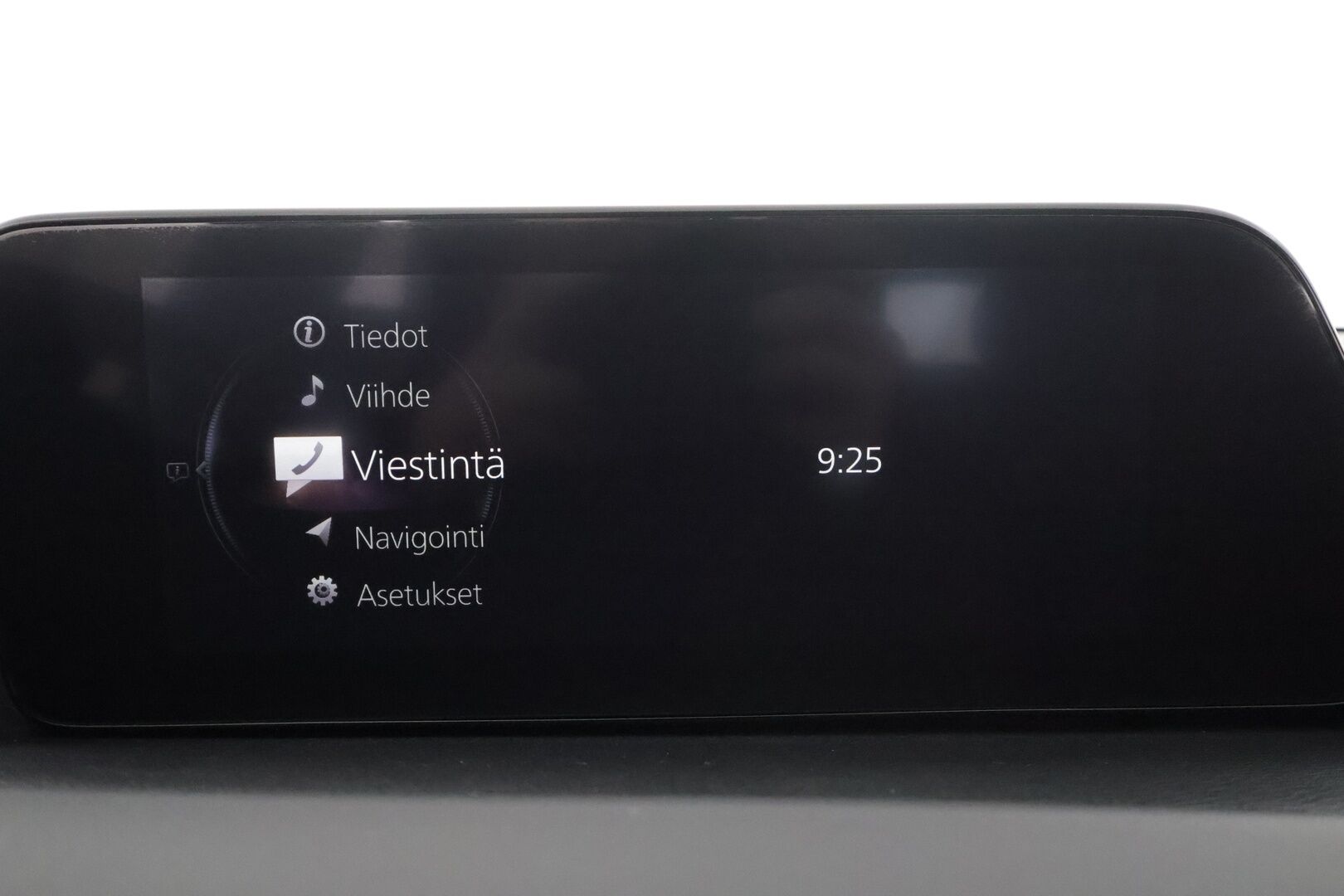 Mazda Mazda3 2020 Hatchback 2,0 (180hv) M Hybrid Skyactiv-X Vision Plus AT * ACC / LED / HUD /  P.Kamera / Keyless / Apple&Android * - suomi-auto / Kahdet Renkaat / Merkkihuollettu