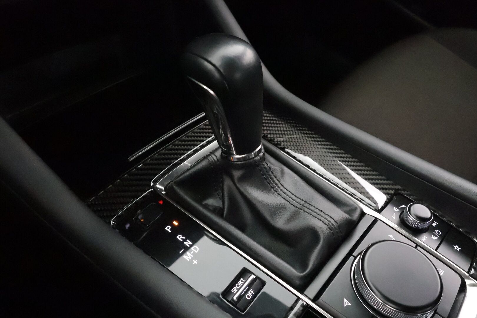 Mazda Mazda3 2020 Hatchback 2,0 (180hv) M Hybrid Skyactiv-X Vision Plus AT * ACC / LED / HUD /  P.Kamera / Keyless / Apple&Android * - suomi-auto / Kahdet Renkaat / Merkkihuollettu