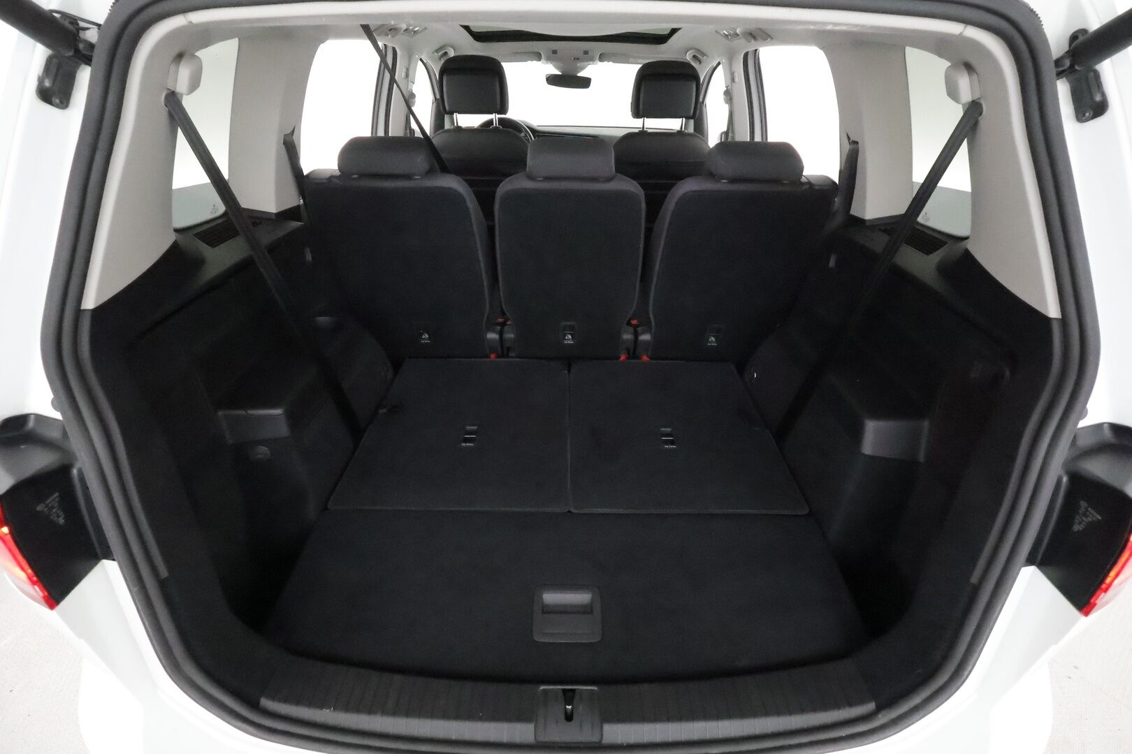 Volkswagen Touran 2020 Highline 1,5 TSI EVO R-Line 110 kW DSG  ** Panorama / 7-Paik / Webasto / Adapt.Vakkari / LED-valot / P.kamera / Navi ** - Suomi-auto 