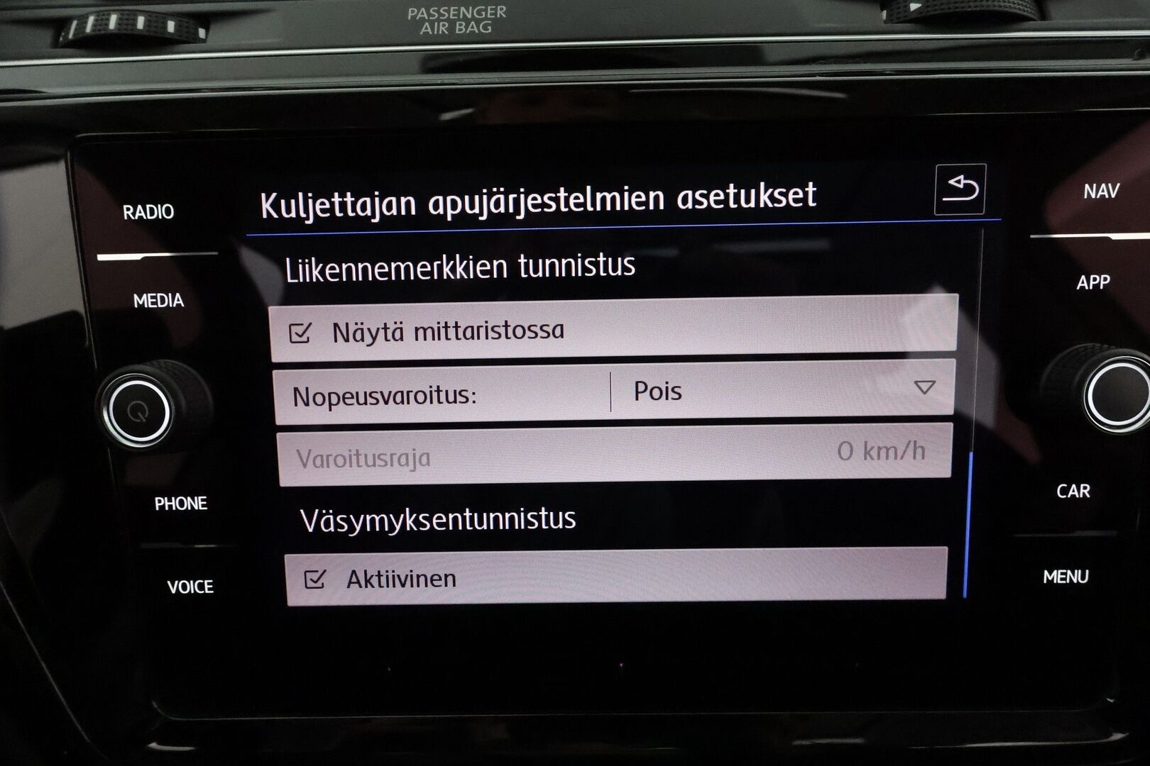 Volkswagen Touran 2020 Highline 1,5 TSI EVO R-Line 110 kW DSG  ** Panorama / 7-Paik / Webasto / Adapt.Vakkari / LED-valot / P.kamera / Navi ** - Suomi-auto 
