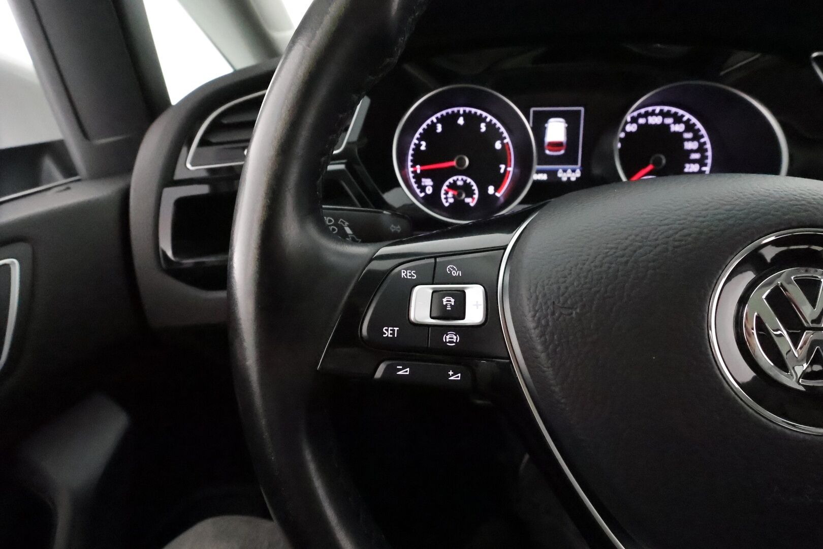 Volkswagen Touran 2020 Highline 1,5 TSI EVO R-Line 110 kW DSG  ** Panorama / 7-Paik / Webasto / Adapt.Vakkari / LED-valot / P.kamera / Navi ** - Suomi-auto 
