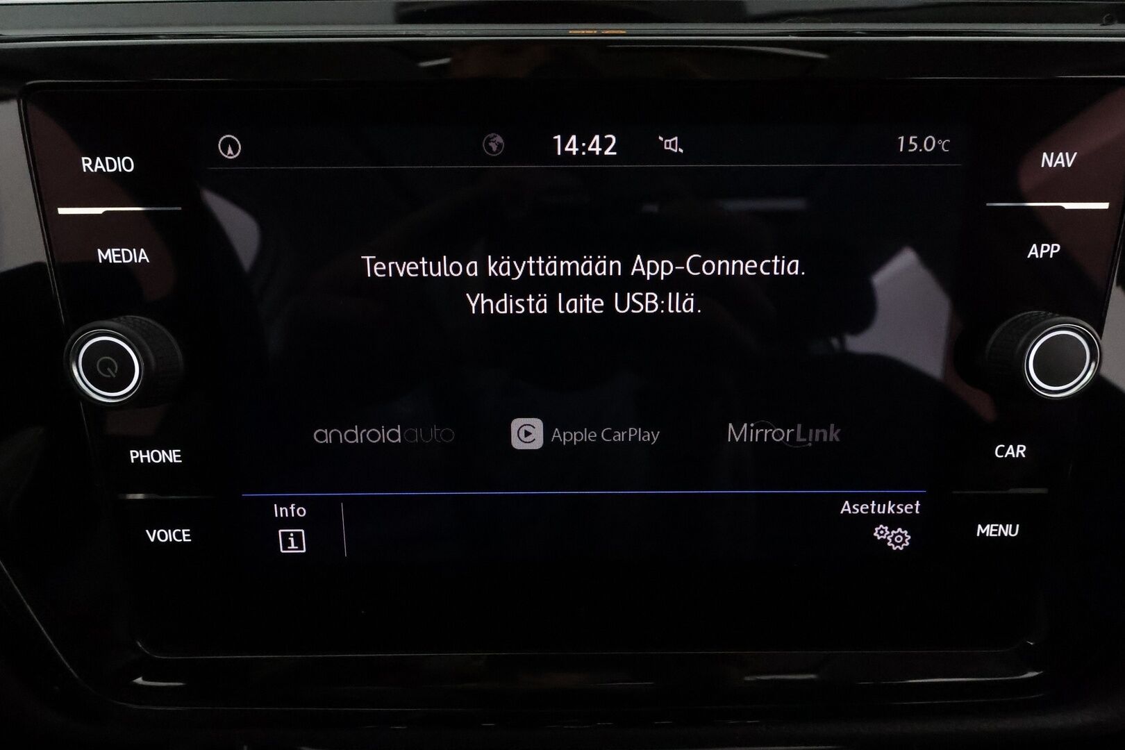 Volkswagen Touran 2020 Highline 1,5 TSI EVO R-Line 110 kW DSG  ** Panorama / 7-Paik / Webasto / Adapt.Vakkari / LED-valot / P.kamera / Navi ** - Suomi-auto 