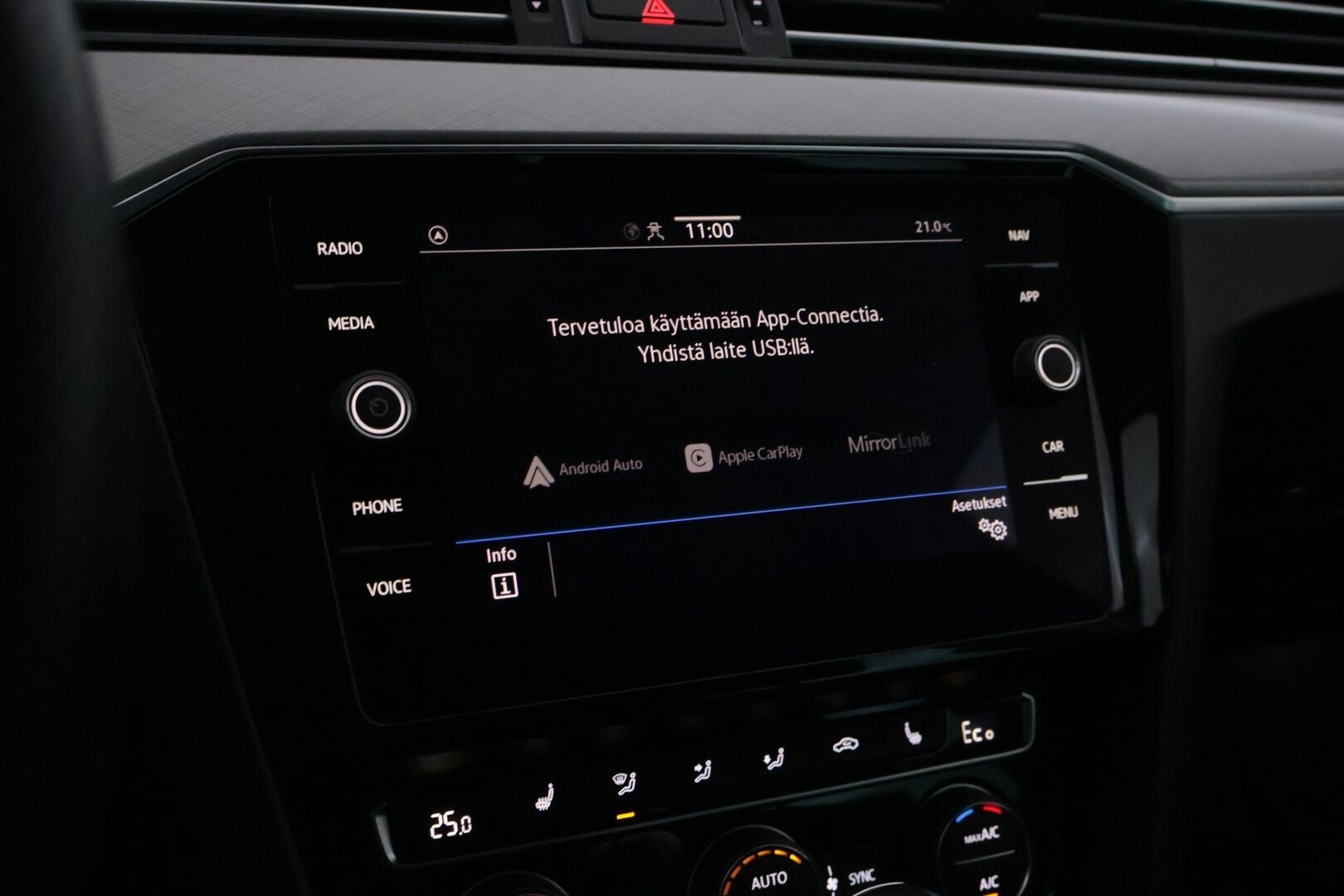 Volkswagen Passat 2020 Variant GTE Plug-In Hybrid 160 kW DSG-automaatti *ACC / Webasto / Navi / P-Kamera / KeyLessGo / Ratinlämmitin / LED* - Jakohihna juuri vaihdettu / Hyvin huollettu Suomiauto kaksilla renkailla ja vanteilla!