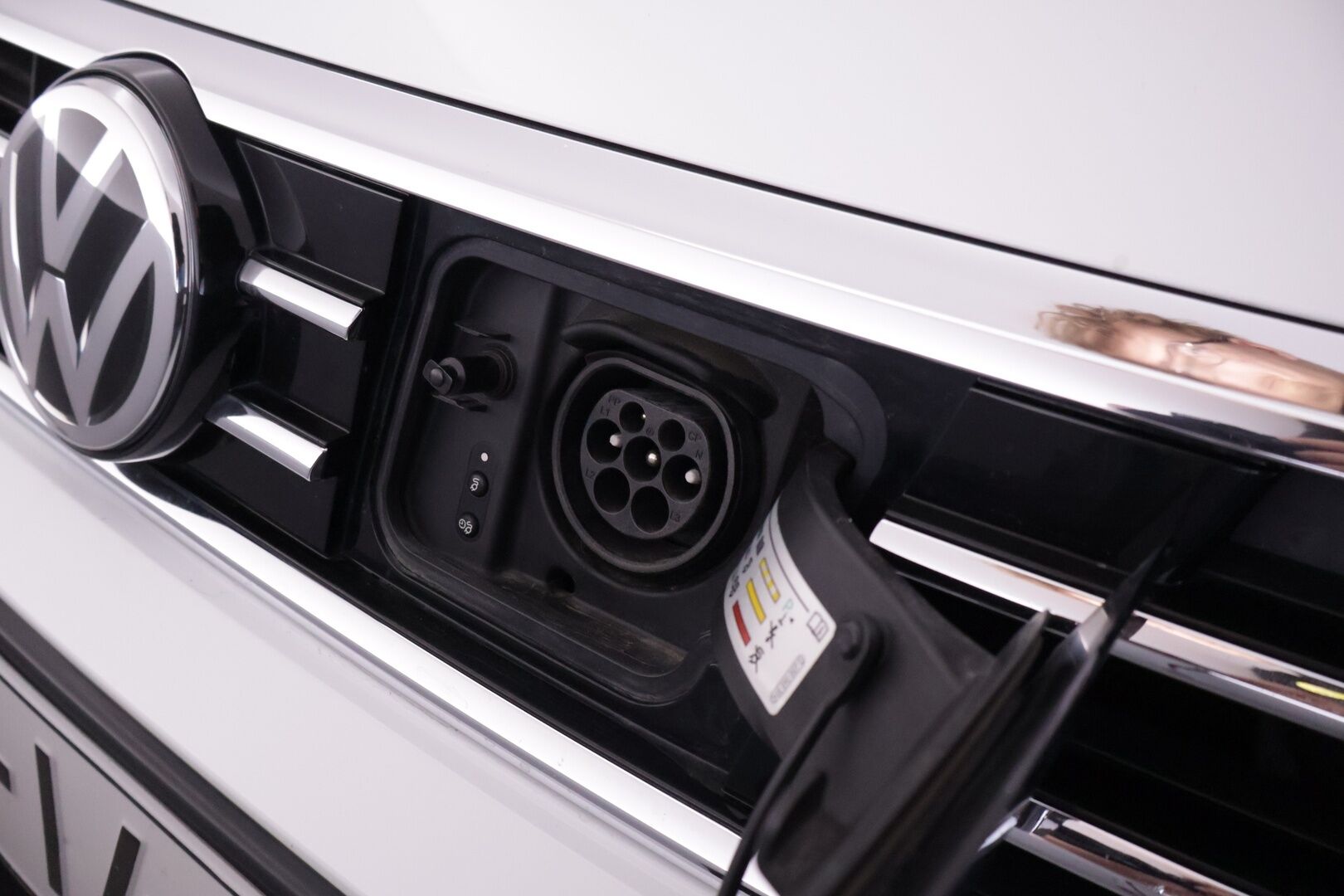 Volkswagen Passat 2020 Variant GTE Plug-In Hybrid 160 kW DSG-automaatti *ACC / Webasto / Navi / P-Kamera / KeyLessGo / Ratinlämmitin / LED* - Jakohihna juuri vaihdettu / Hyvin huollettu Suomiauto kaksilla renkailla ja vanteilla!