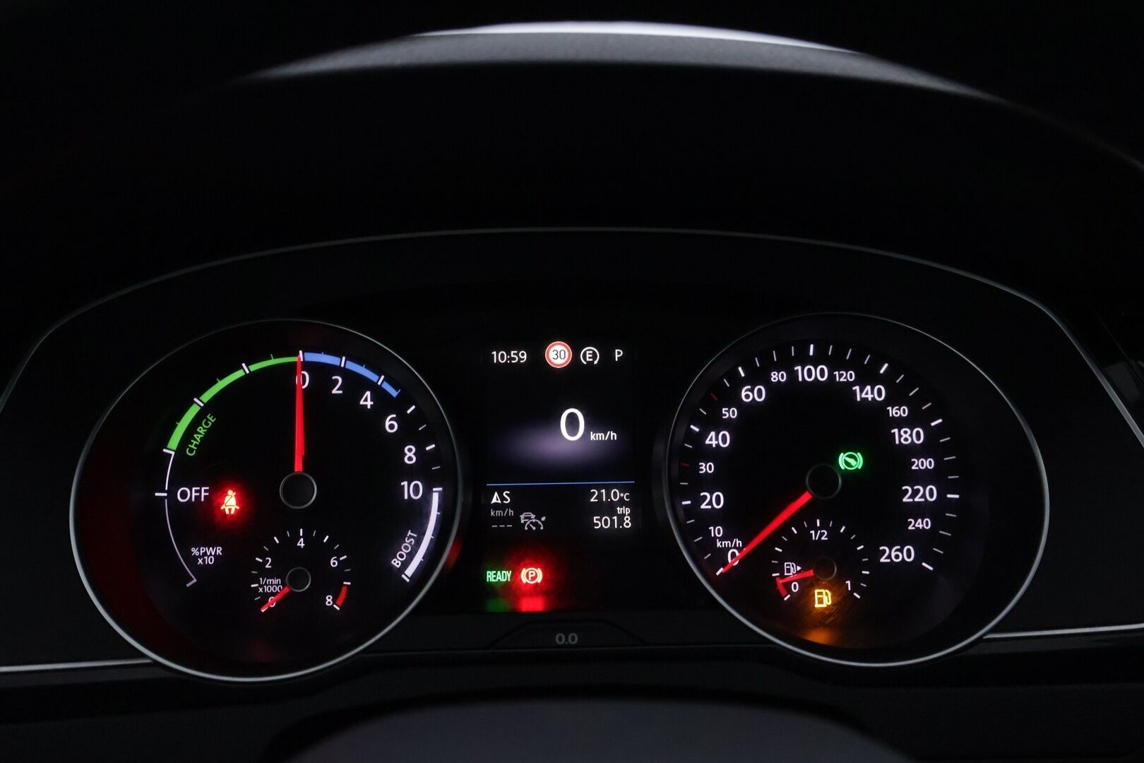 Volkswagen Passat 2020 Variant GTE Plug-In Hybrid 160 kW DSG-automaatti *ACC / Webasto / Navi / P-Kamera / KeyLessGo / Ratinlämmitin / LED* - Jakohihna juuri vaihdettu / Hyvin huollettu Suomiauto kaksilla renkailla ja vanteilla!