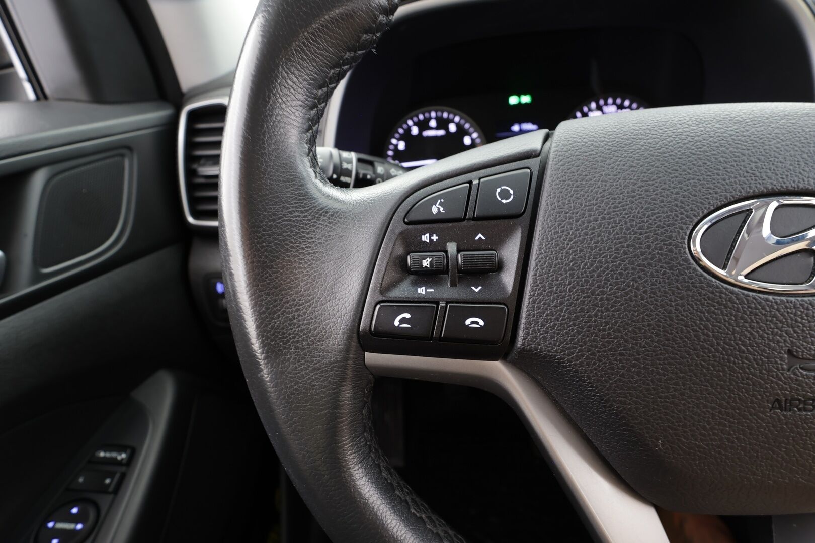 Hyundai Tucson 2020 1,6 GDI 132 hv 6MT Comfort - | Vakkari | Sisätilanlämmitin | Apple&Android | P.Kamera | Ratinlämmitys | Kahdet renkaat | Suomi-auto |