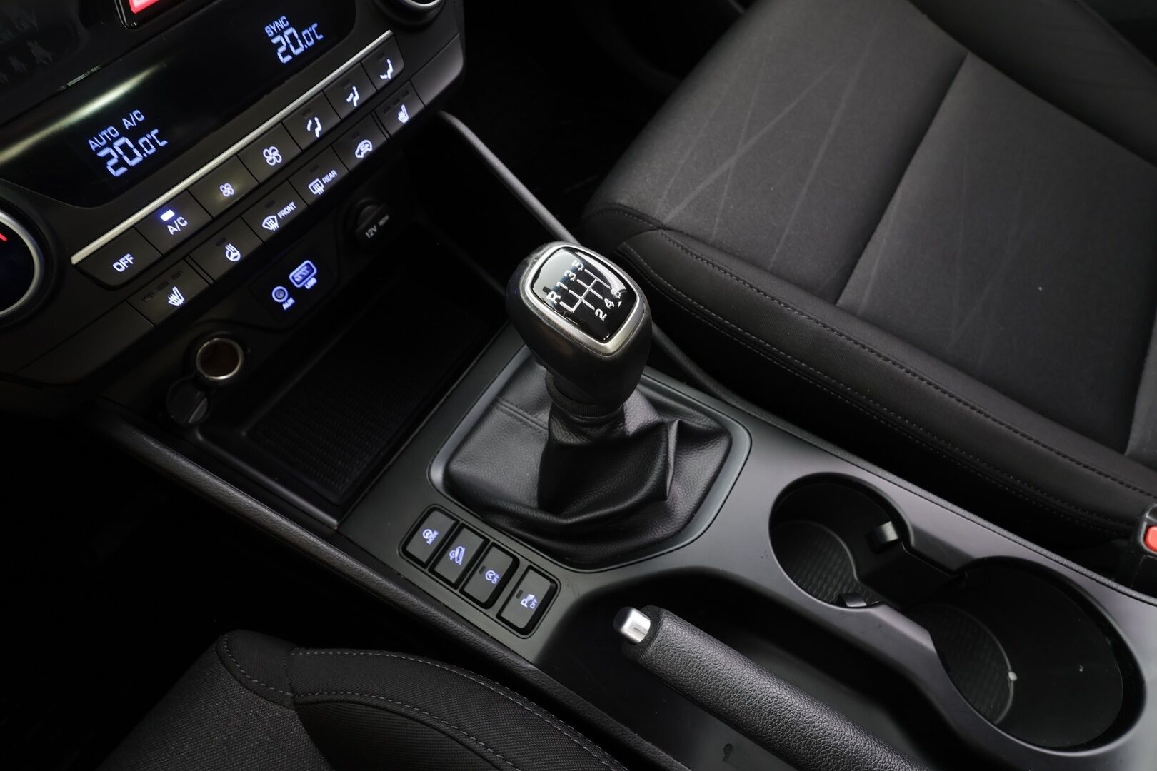 Hyundai Tucson 2020 1,6 GDI 132 hv 6MT Comfort - | Vakkari | Sisätilanlämmitin | Apple&Android | P.Kamera | Ratinlämmitys | Kahdet renkaat | Suomi-auto |