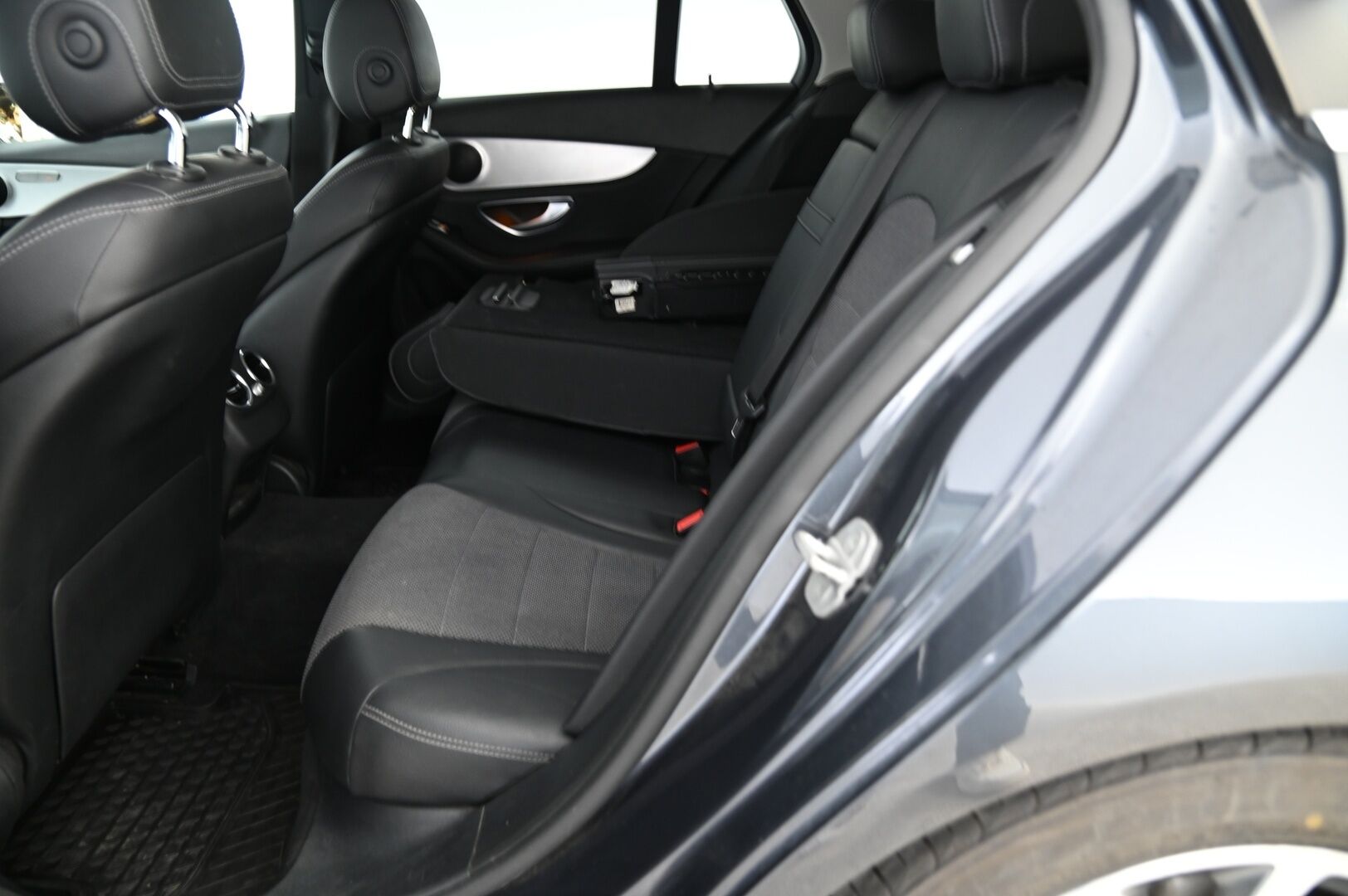 Mercedes-Benz C 2015 350 e T A Premium Business *Myydän huutokaupat.com*