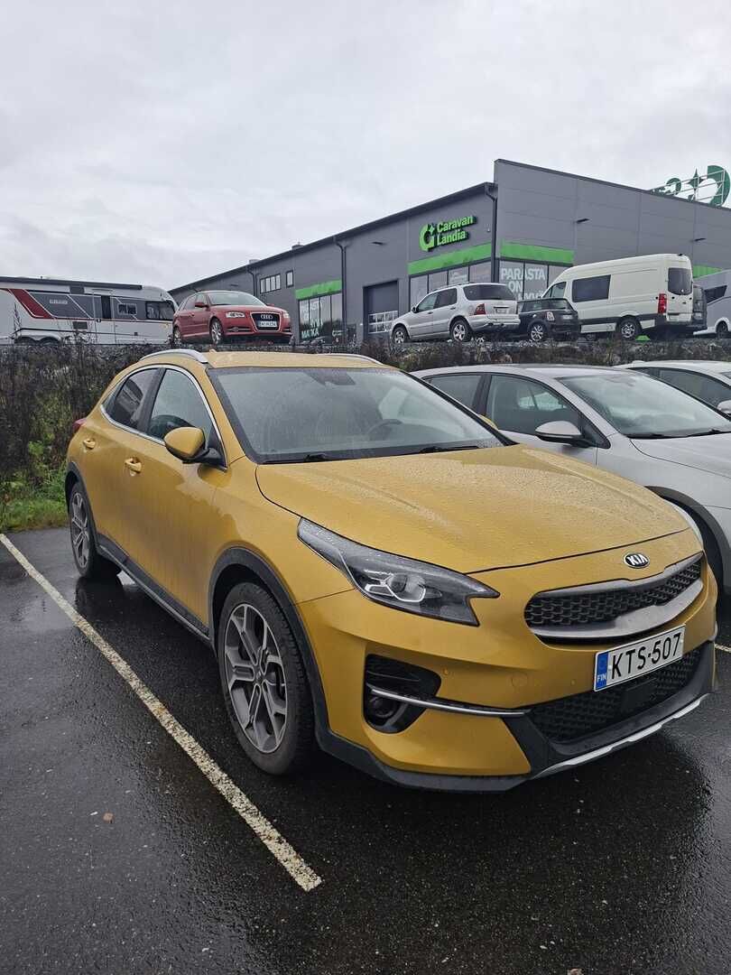 Kia XCeed 2020 1,4 T-GDI ISG 140hv Business Premium DCT AT - Suomi-auto | ACC | Kahdet renkaat Kia-aluvantein | Webasto | Vetokoukku | JBL | Muistipenkki | Digimittaristo | Kamera | Apple&Android | Säntillinen huoltohistoria | Penkinlämmittimet edessä ja takana