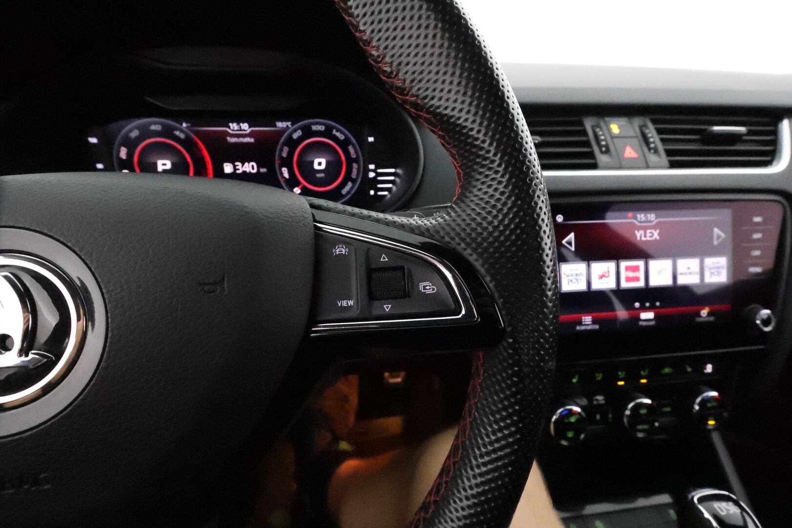 Skoda Octavia 2020 2,0 TDI 184 4x4 RS BusinessLine DSG **Webasto / Koukku / Adapt.Vakkari / LED-valot / P.Tutkat / Navi / Kaistavahti** - Huippuvarusteltu / Neliveto / Talvivarusteet / Suomi-auto / Kahdet Renkaat