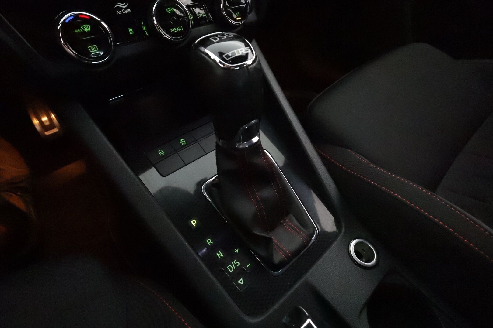Skoda Octavia 2020 2,0 TDI 184 4x4 RS BusinessLine DSG **Webasto / Koukku / Adapt.Vakkari / LED-valot / P.Tutkat / Navi / Kaistavahti** - Suomi-auto / Kahdet Renkaat