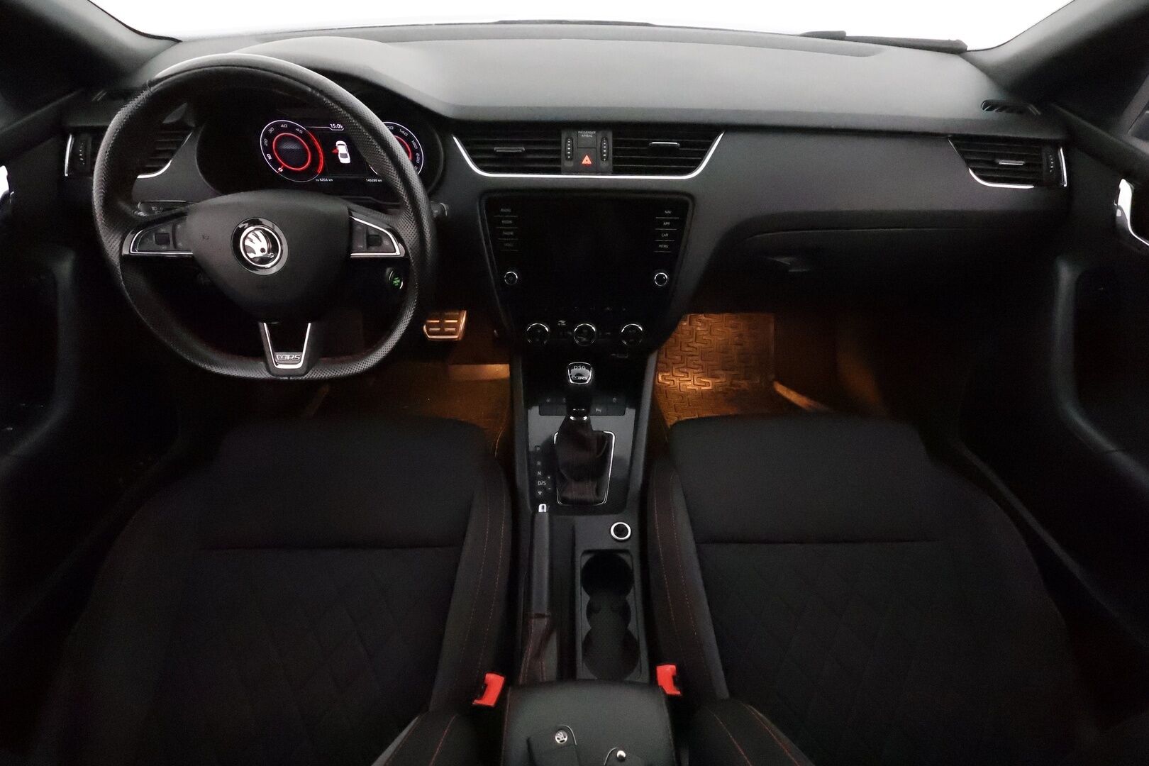 Skoda Octavia 2020 2,0 TDI 184 4x4 RS BusinessLine DSG **Webasto / Koukku / Adapt.Vakkari / LED-valot / P.Tutkat / Navi / Kaistavahti** - Suomi-auto / Kahdet Renkaat