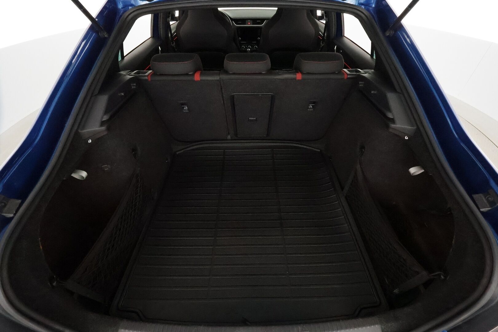 Skoda Octavia 2020 2,0 TDI 184 4x4 RS BusinessLine DSG **Webasto / Koukku / Adapt.Vakkari / LED-valot / P.Tutkat / Navi / Kaistavahti** - Suomi-auto / Kahdet Renkaat