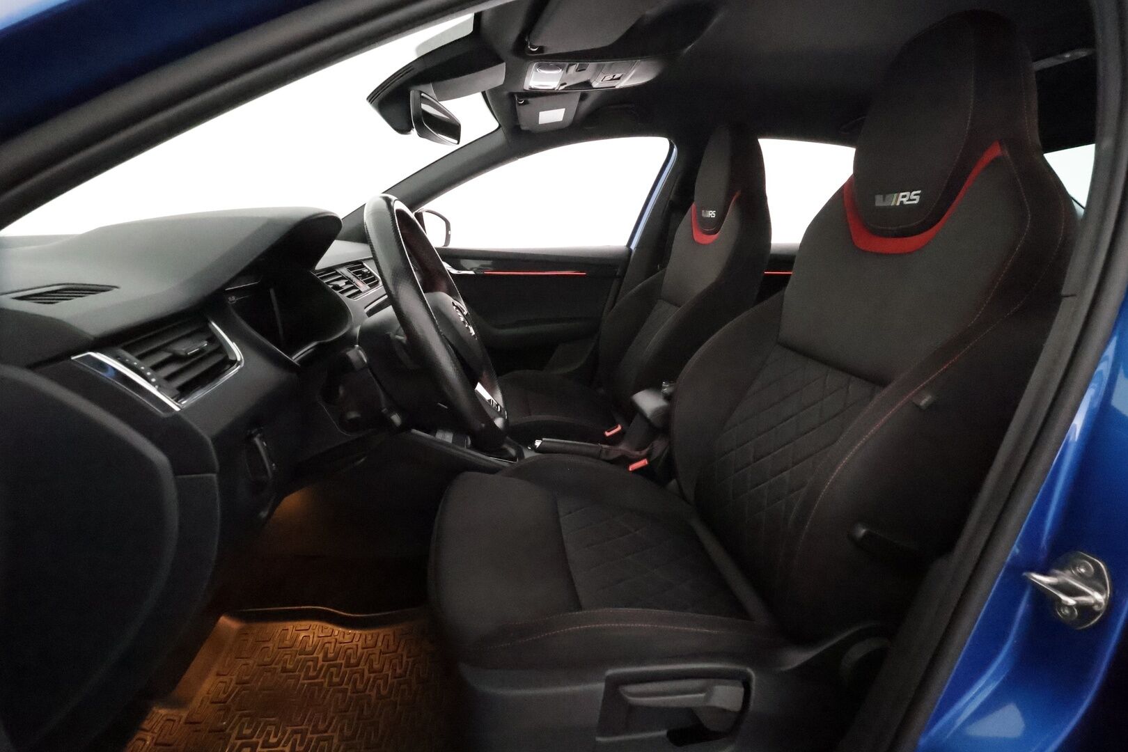 Skoda Octavia 2020 2,0 TDI 184 4x4 RS BusinessLine DSG **Webasto / Koukku / Adapt.Vakkari / LED-valot / P.Tutkat / Navi / Kaistavahti** - Suomi-auto / Kahdet Renkaat