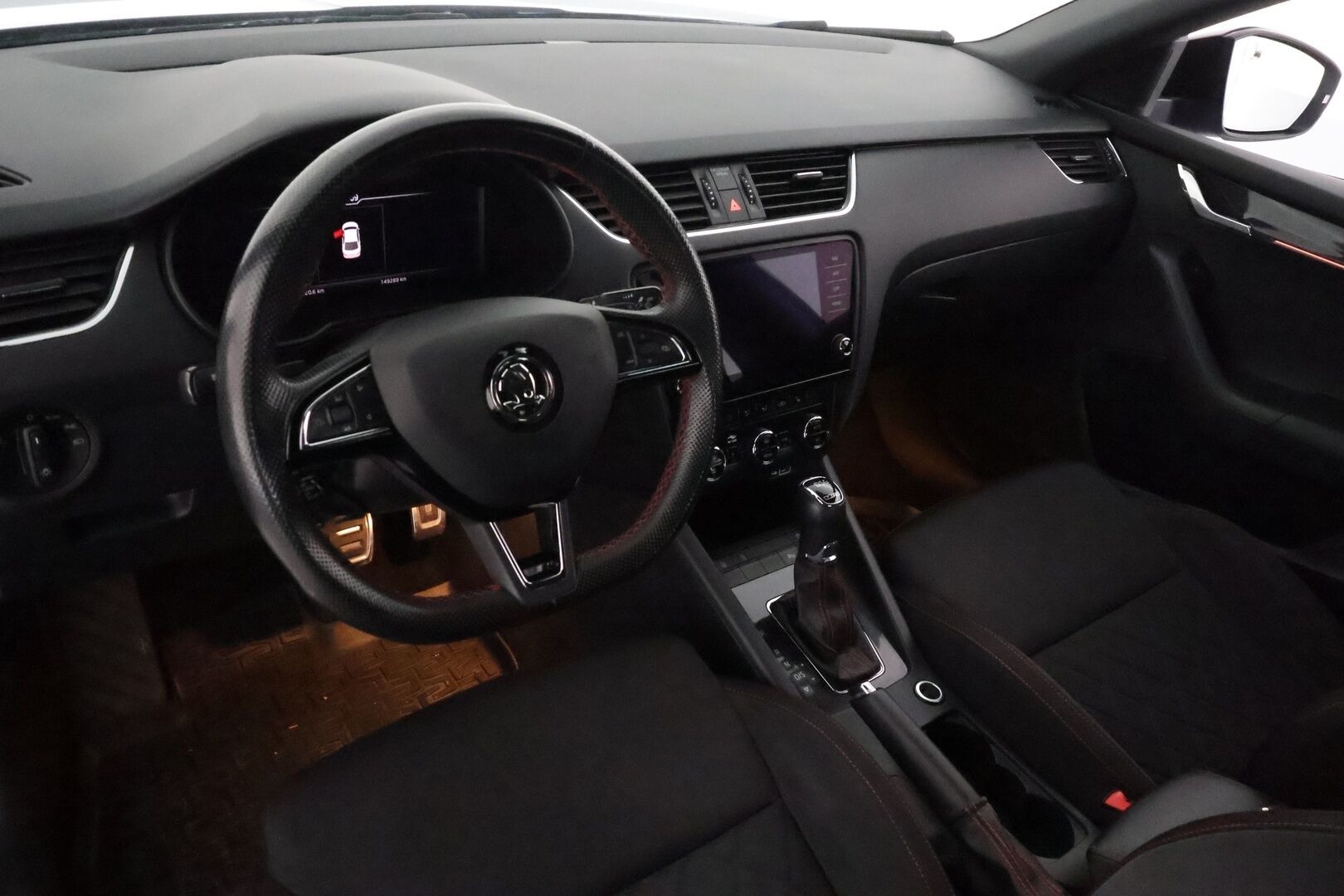 Skoda Octavia 2020 2,0 TDI 184 4x4 RS BusinessLine DSG **Webasto / Koukku / Adapt.Vakkari / LED-valot / P.Tutkat / Navi / Kaistavahti** - Suomi-auto / Kahdet Renkaat