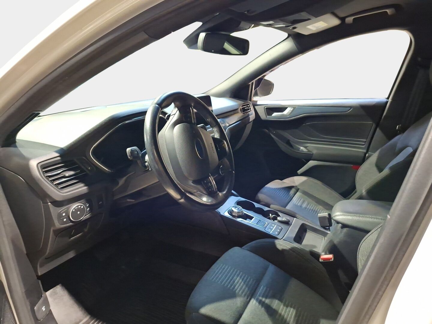 Ford Focus 2020 1,5 EcoBoost 182hv A8 Active Wagon - Suomiauto | Webasto | Bang&Olufsen | HUD | Digimittari | Peruutuskamera | Vetokoukku | Lämpölasi | ACC | SUPERVARUSTEET | Jakopää ketjulla!!