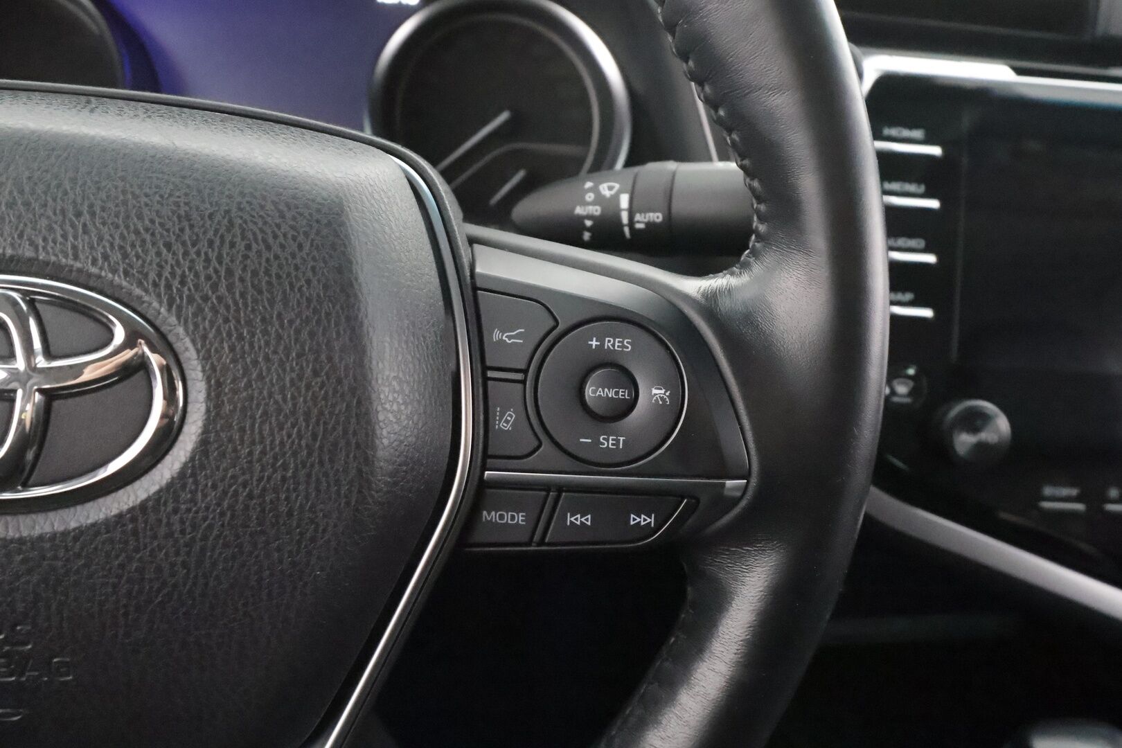 Toyota Camry 2020 2,5 Hybrid Style - | ACC | Sähköpenkit | Nahkaverhoilu | LDA | BSM | Keyless | P.kamera | Sähk. ratti | Navi | LED | Aut. pitkät | 2x renkaat aluin | Merkkihuollot | 