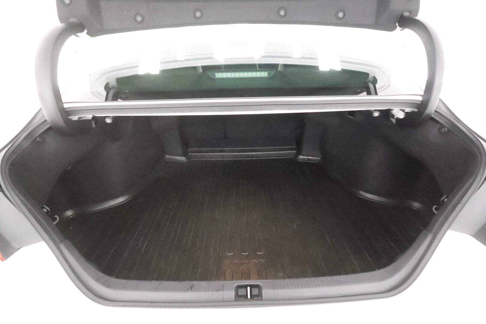 Toyota Camry 2020 2,5 Hybrid Style - | ACC | Sähköpenkit | Nahkaverhoilu | LDA | BSM | Keyless | P.kamera | Sähk. ratti | Navi | LED | Aut. pitkät | 2x renkaat aluin | Merkkihuollot | 