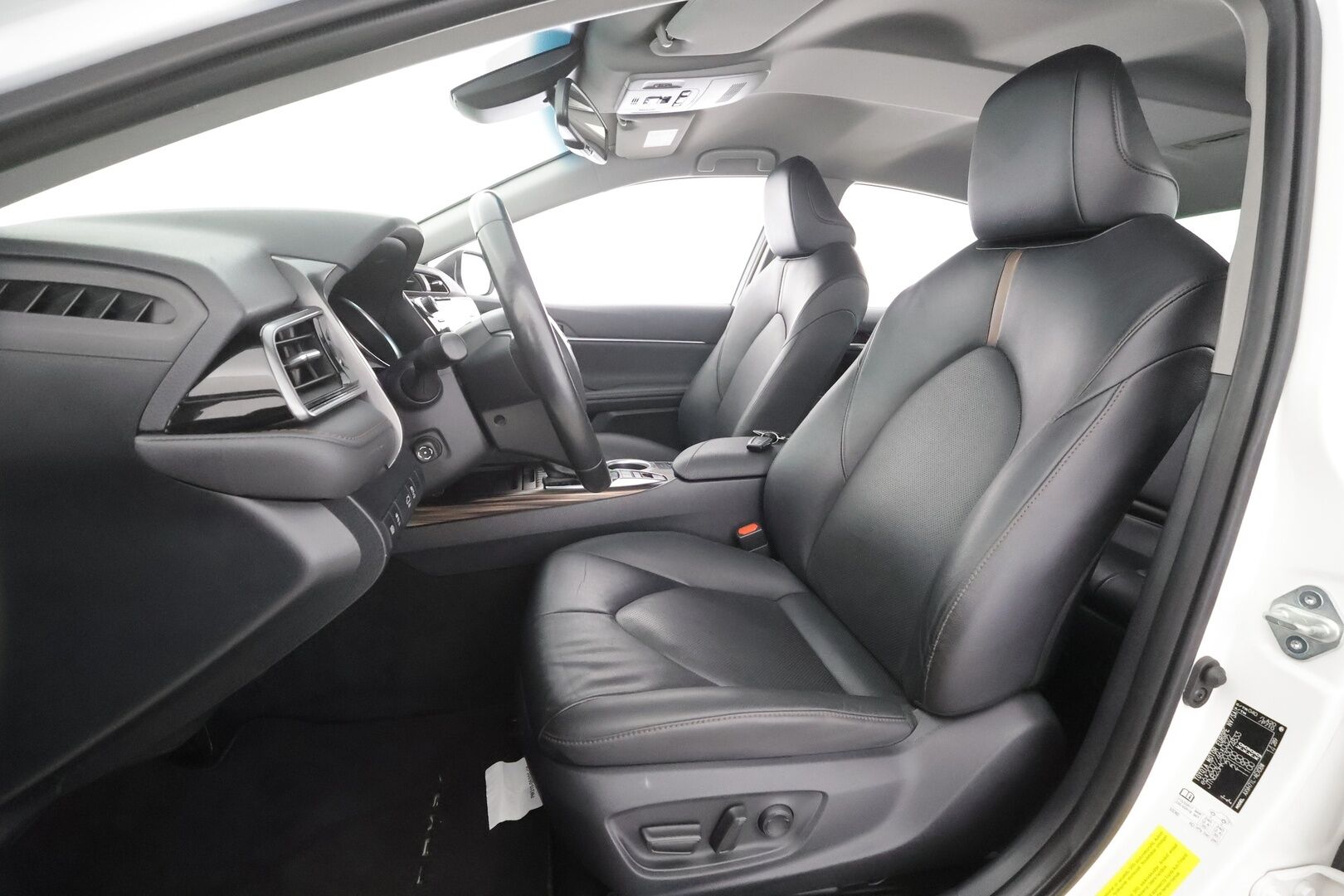Toyota Camry 2020 2,5 Hybrid Style - | ACC | Sähköpenkit | Nahkaverhoilu | LDA | BSM | Keyless | P.kamera | Sähk. ratti | Navi | LED | Aut. pitkät | 2x renkaat aluin | Merkkihuollot | 