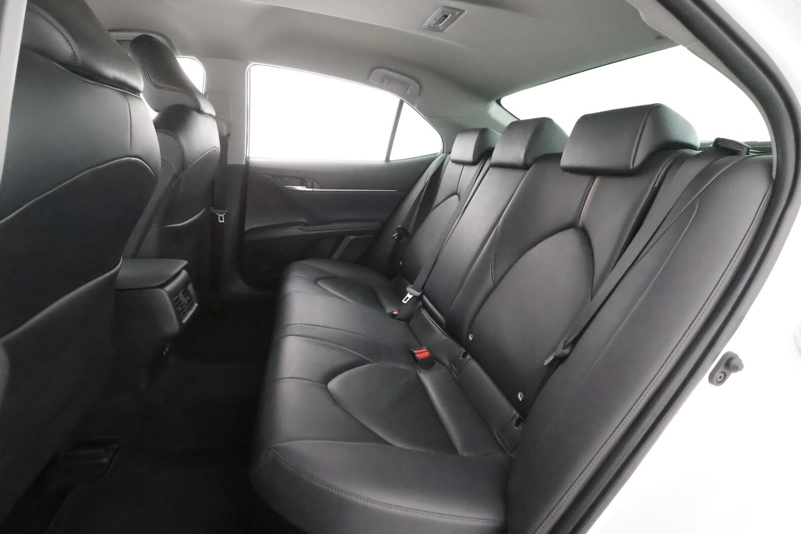 Toyota Camry 2020 2,5 Hybrid Style - | ACC | Sähköpenkit | Nahkaverhoilu | LDA | BSM | Keyless | P.kamera | Sähk. ratti | Navi | LED | Aut. pitkät | 2x renkaat aluin | Merkkihuollot | 