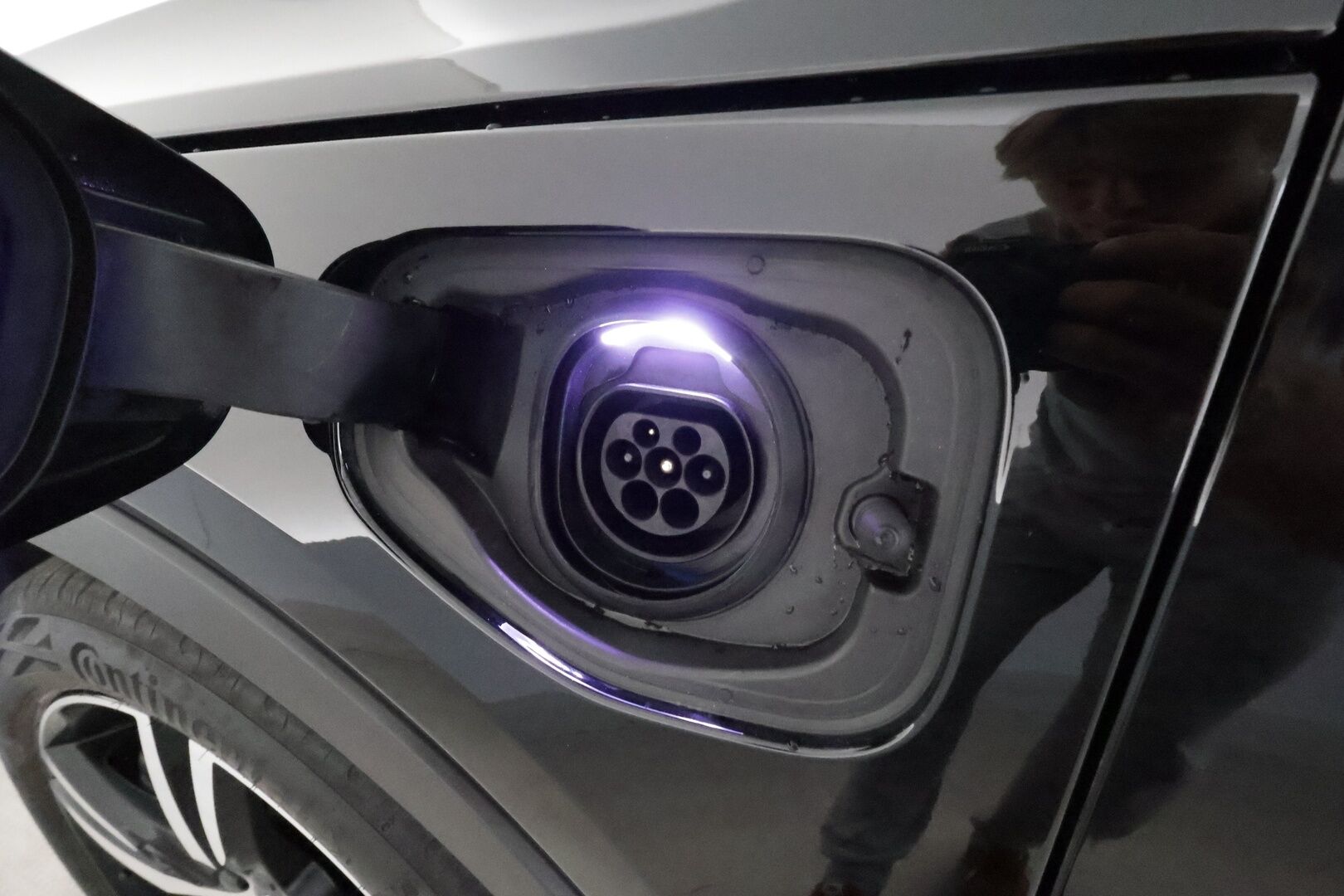 Volvo XC40 2021 T5 TwE Recharge Business R-Design aut **ACC / Webasto / P.kamera / BLIS / Navi / Full LED / Nahka-Alcantara** - Suomi-auto / Kahdet renkaat aluvanteilla / Merkkihuollettu