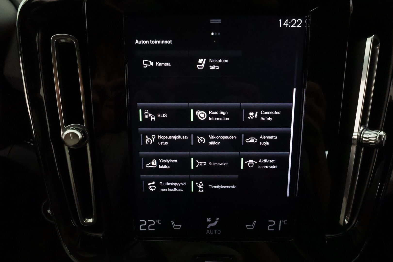 Volvo XC40 2021 T5 TwE Recharge Business R-Design aut **ACC / Webasto / P.kamera / BLIS / Navi / Full LED / Nahka-Alcantara** - Suomi-auto / Kahdet renkaat aluvanteilla / Merkkihuollettu