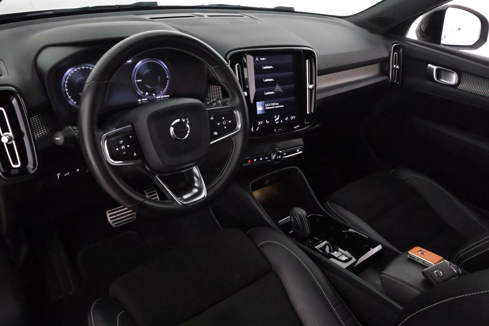 Volvo XC40 2021 T5 TwE Recharge Business R-Design aut **ACC / Webasto / P.kamera / BLIS / Navi / Full LED / Nahka-Alcantara** - Suomi-auto / Kahdet renkaat aluvanteilla / Merkkihuollettu