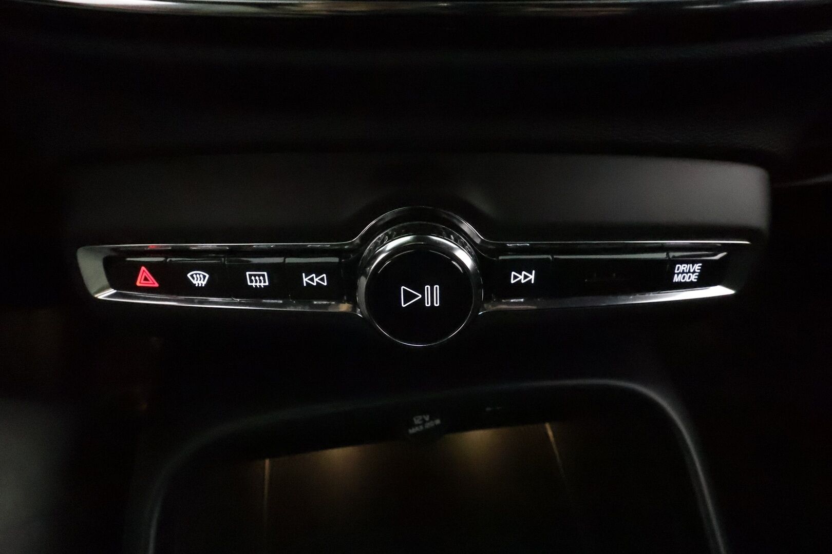 Volvo XC40 2021 T5 TwE Recharge Business R-Design aut **ACC / Webasto / P.kamera / BLIS / Navi / Full LED / Nahka-Alcantara** - Suomi-auto / Kahdet renkaat aluvanteilla / Merkkihuollettu