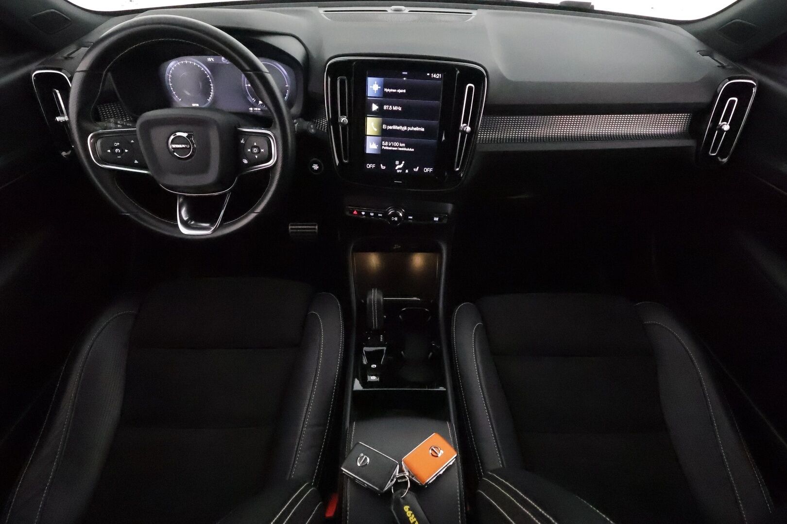 Volvo XC40 2021 T5 TwE Recharge Business R-Design aut **ACC / Webasto / P.kamera / BLIS / Navi / Full LED / Nahka-Alcantara** - Suomi-auto / Kahdet renkaat aluvanteilla / Merkkihuollettu